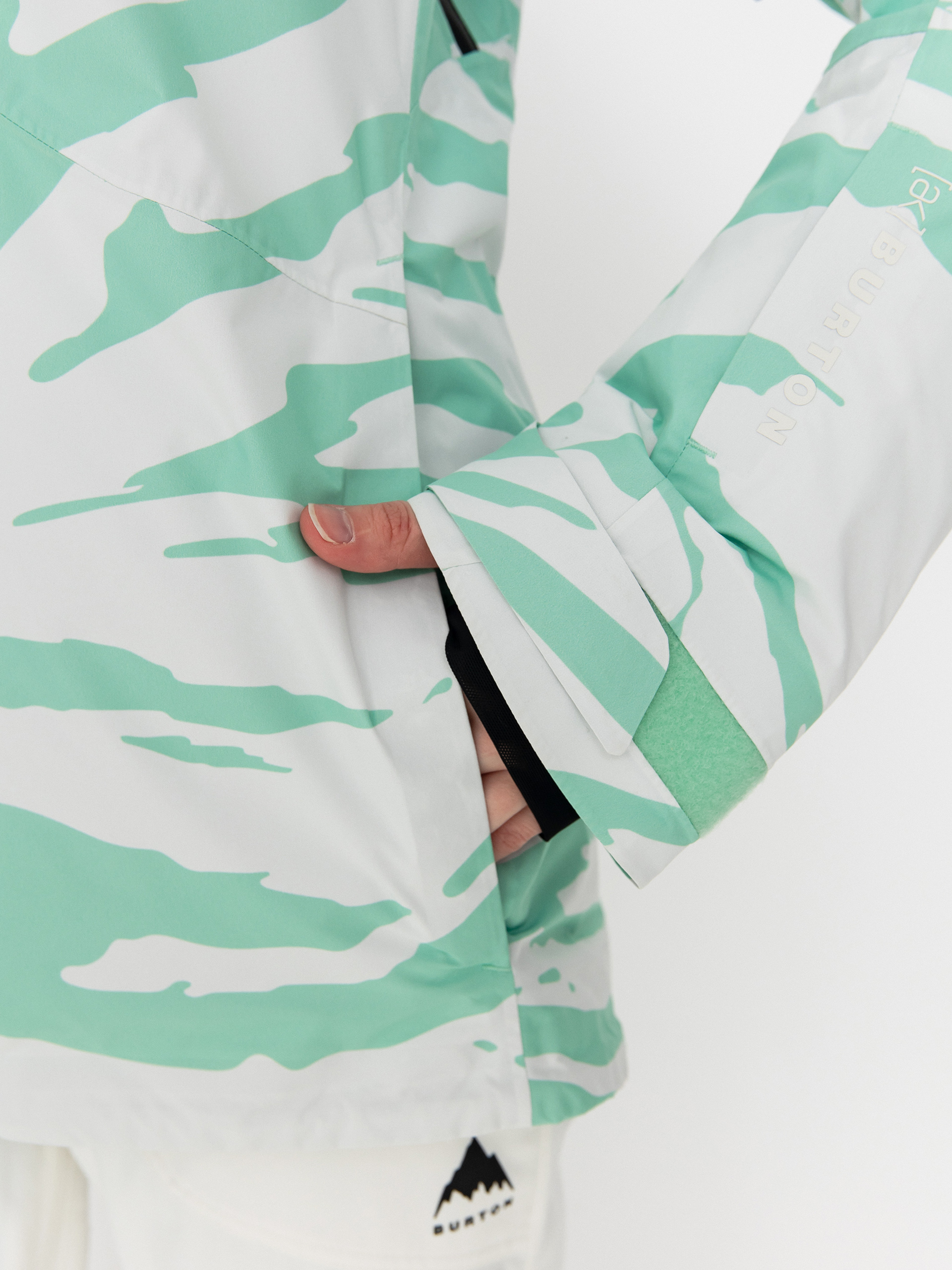 Pentru femei Geacă de snowboard Burton Ak Gore Tex Embark (oversized zebra)