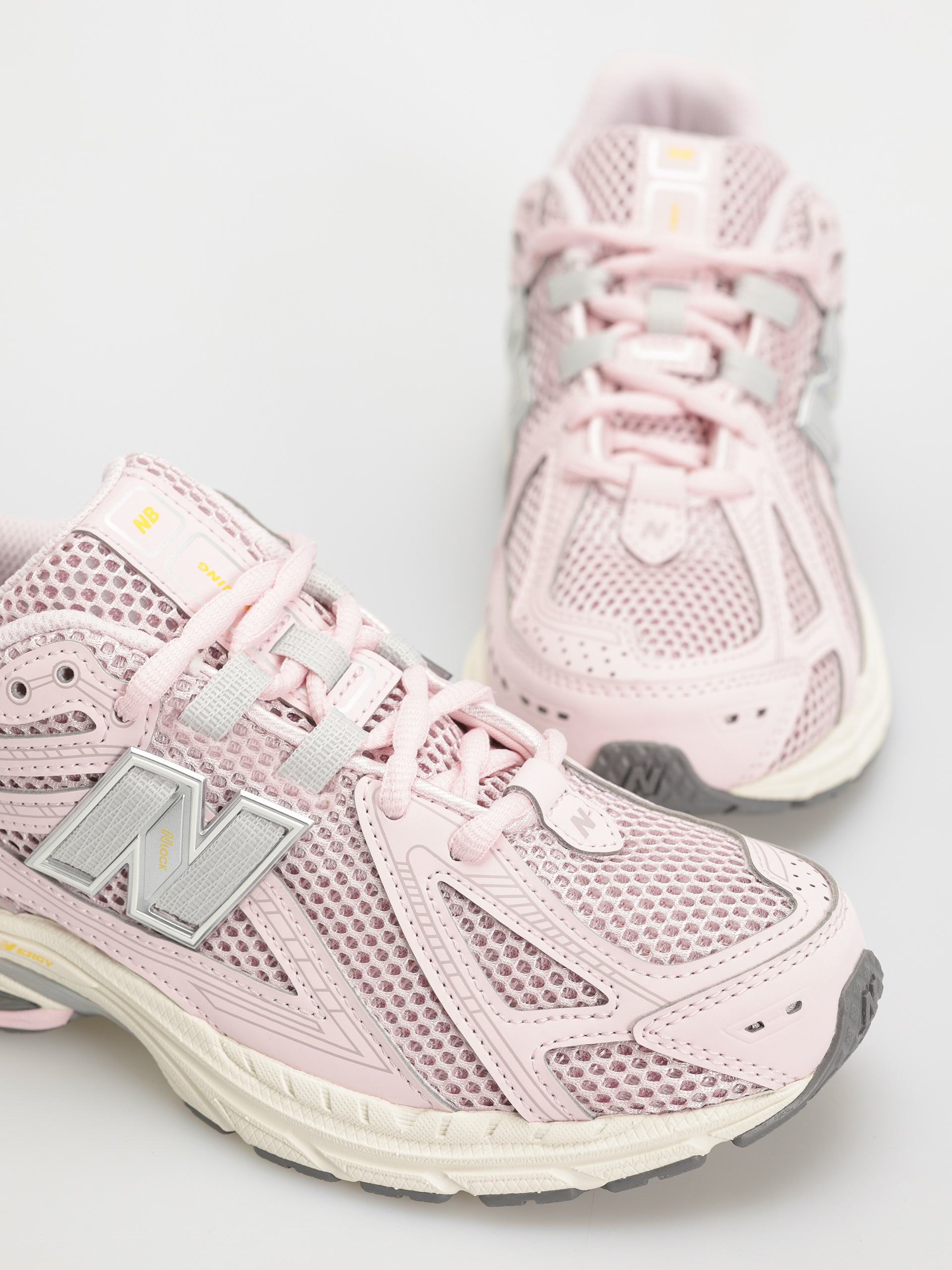 Pantofi New Balance 1906 JR (rose sugar)
