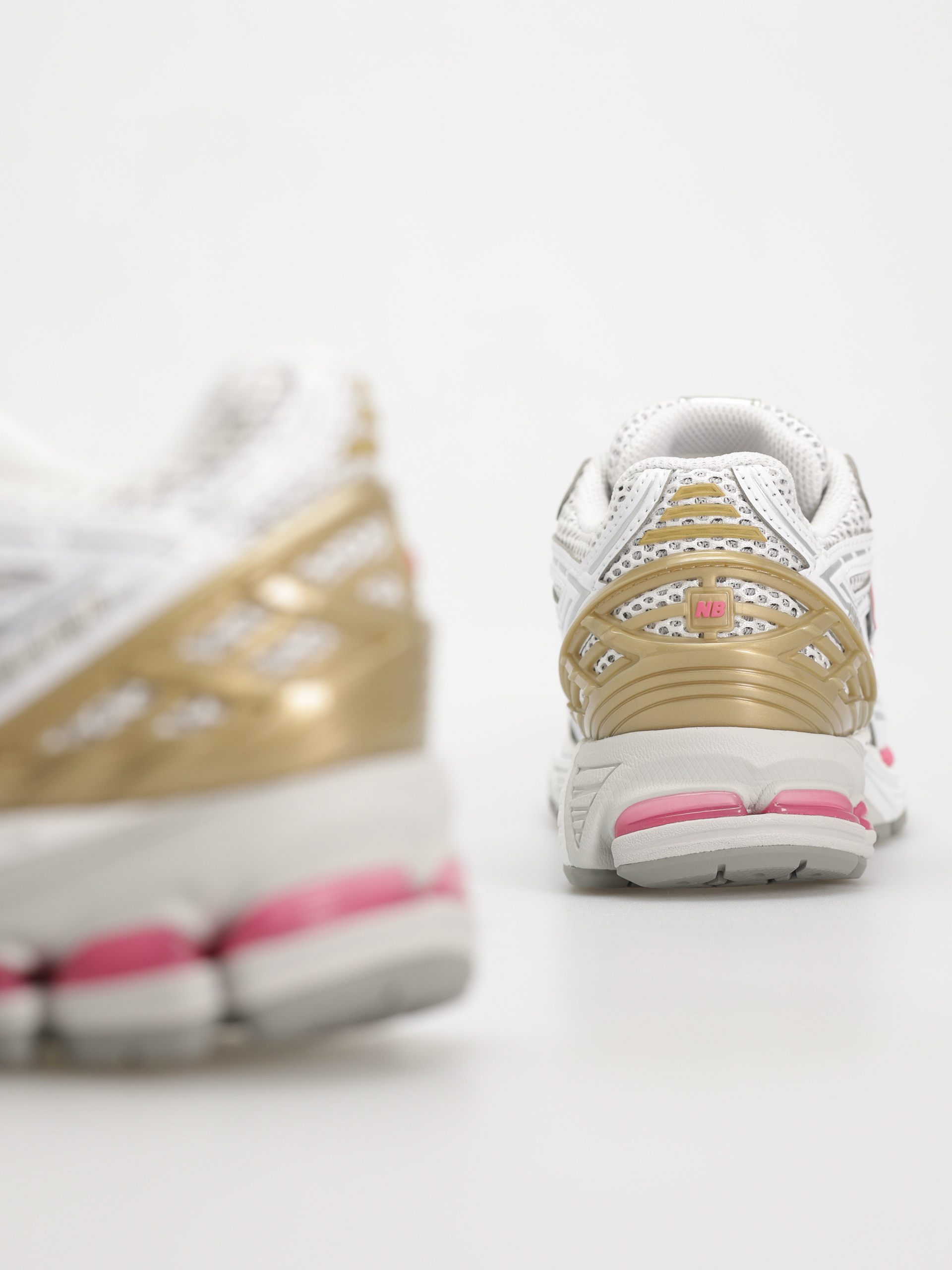 Pantofi New Balance 1906 (silver metallic)