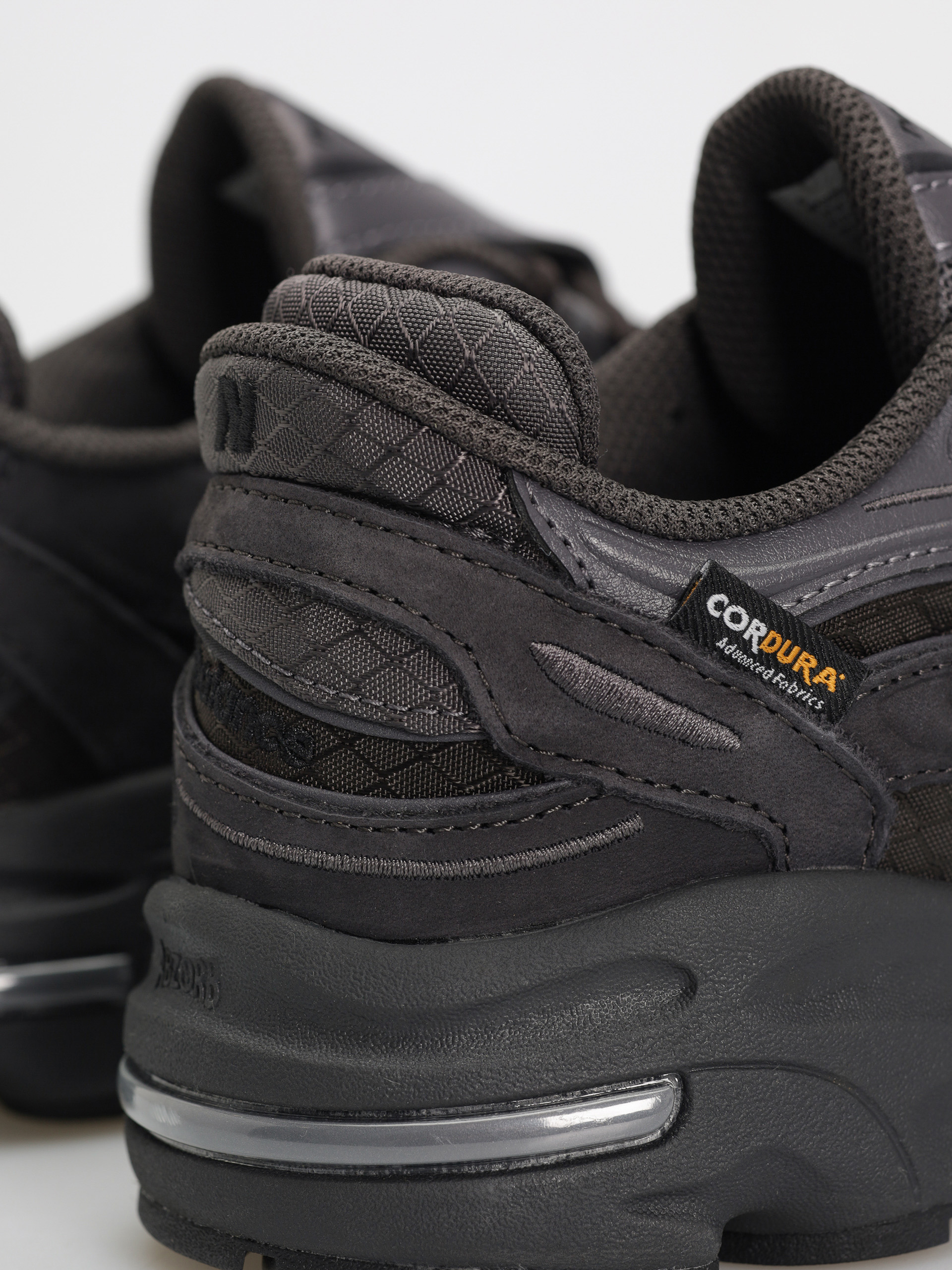 Pantofi New Balance 1000 (black cement)