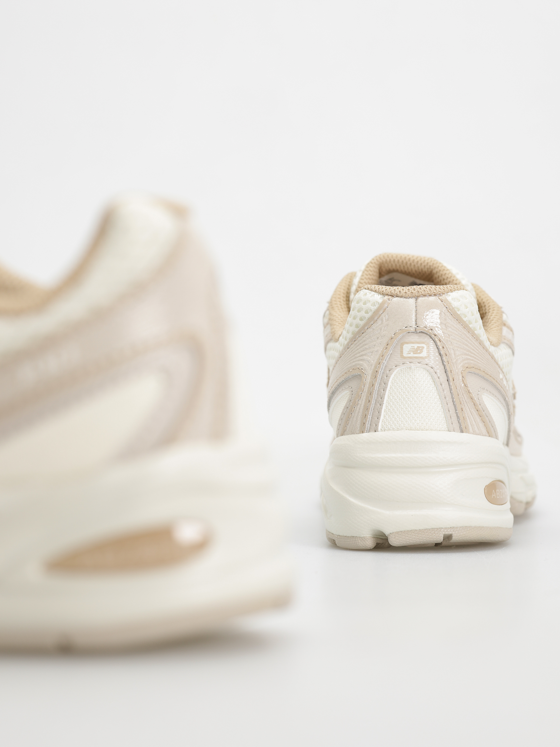 Pantofi New Balance 740 (incense)