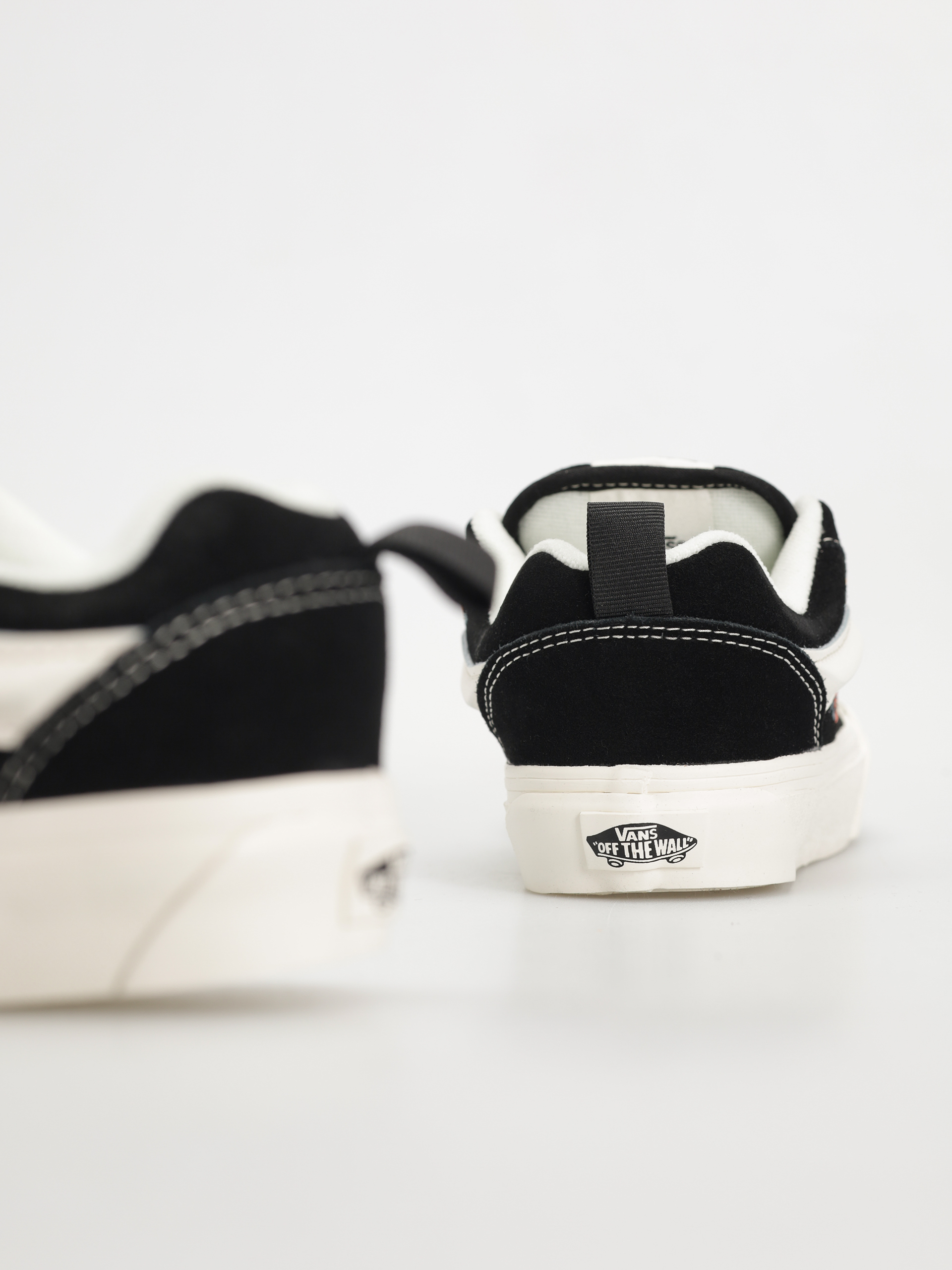 Pantofi Vans Knu Skool (black floral)