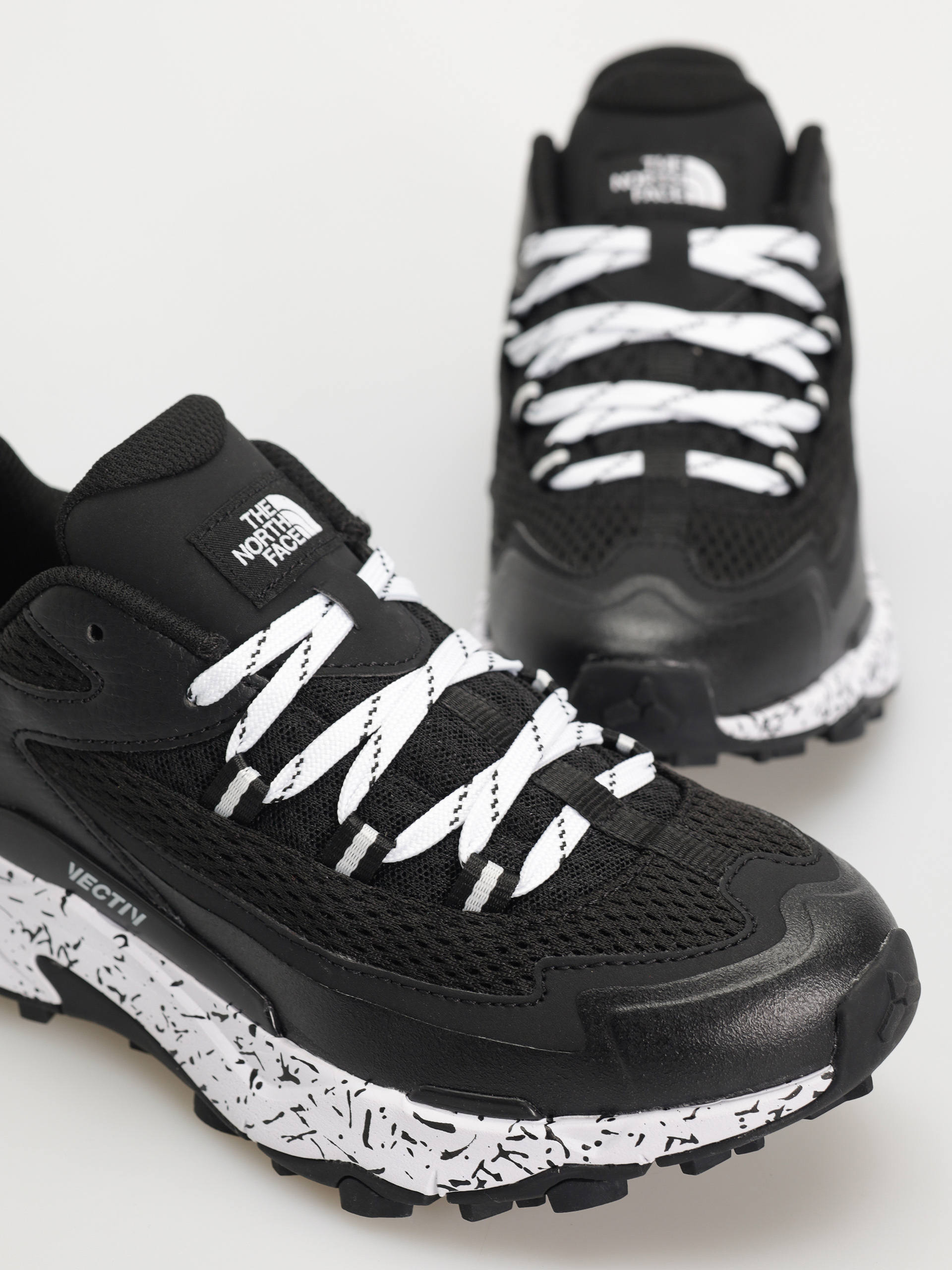 Pantofi The North Face Vectiv Taraval Wmn (tnf black/tnf white)