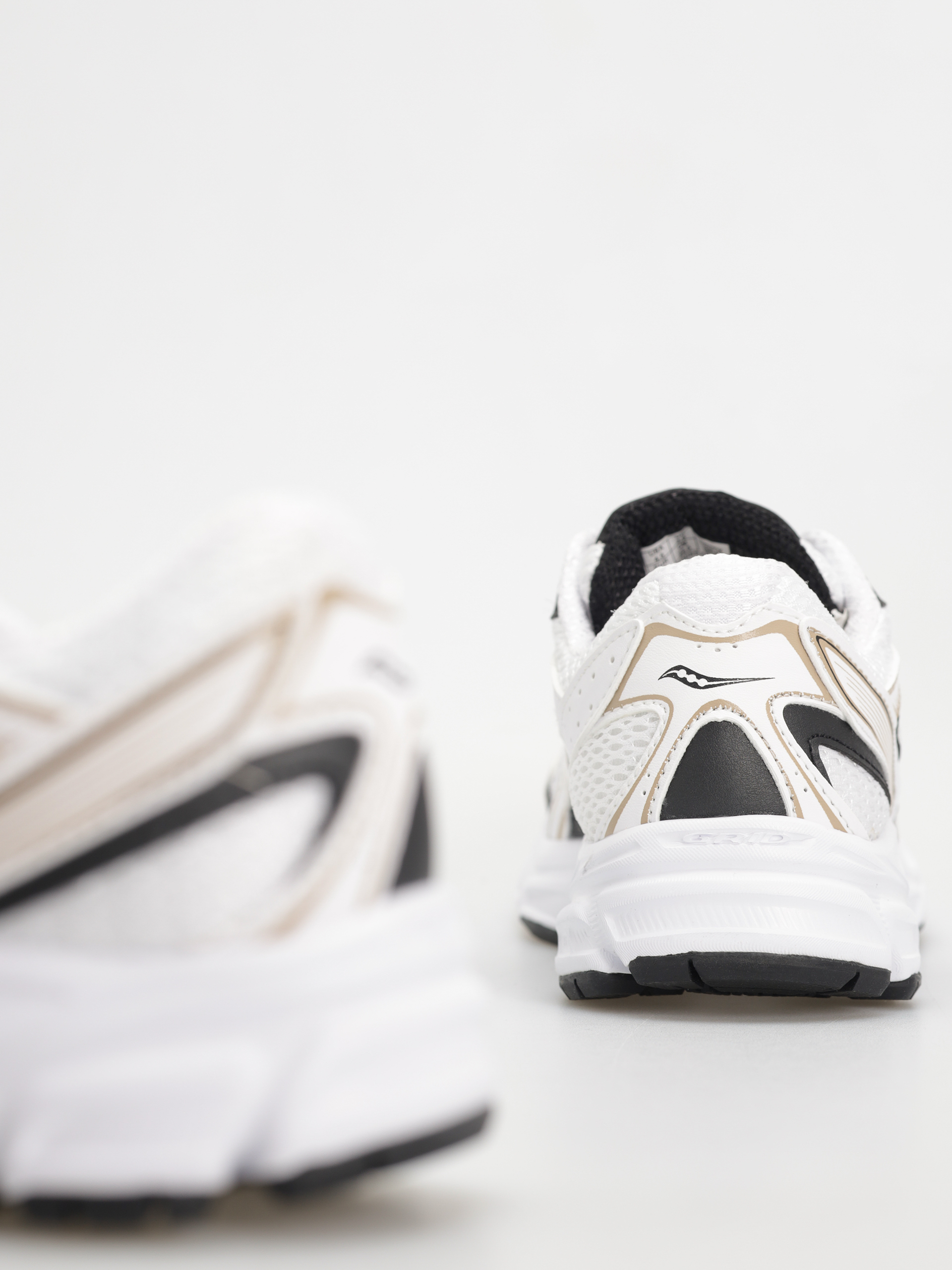 Pantofi Saucony Ride Millennium (wht/gold/black)