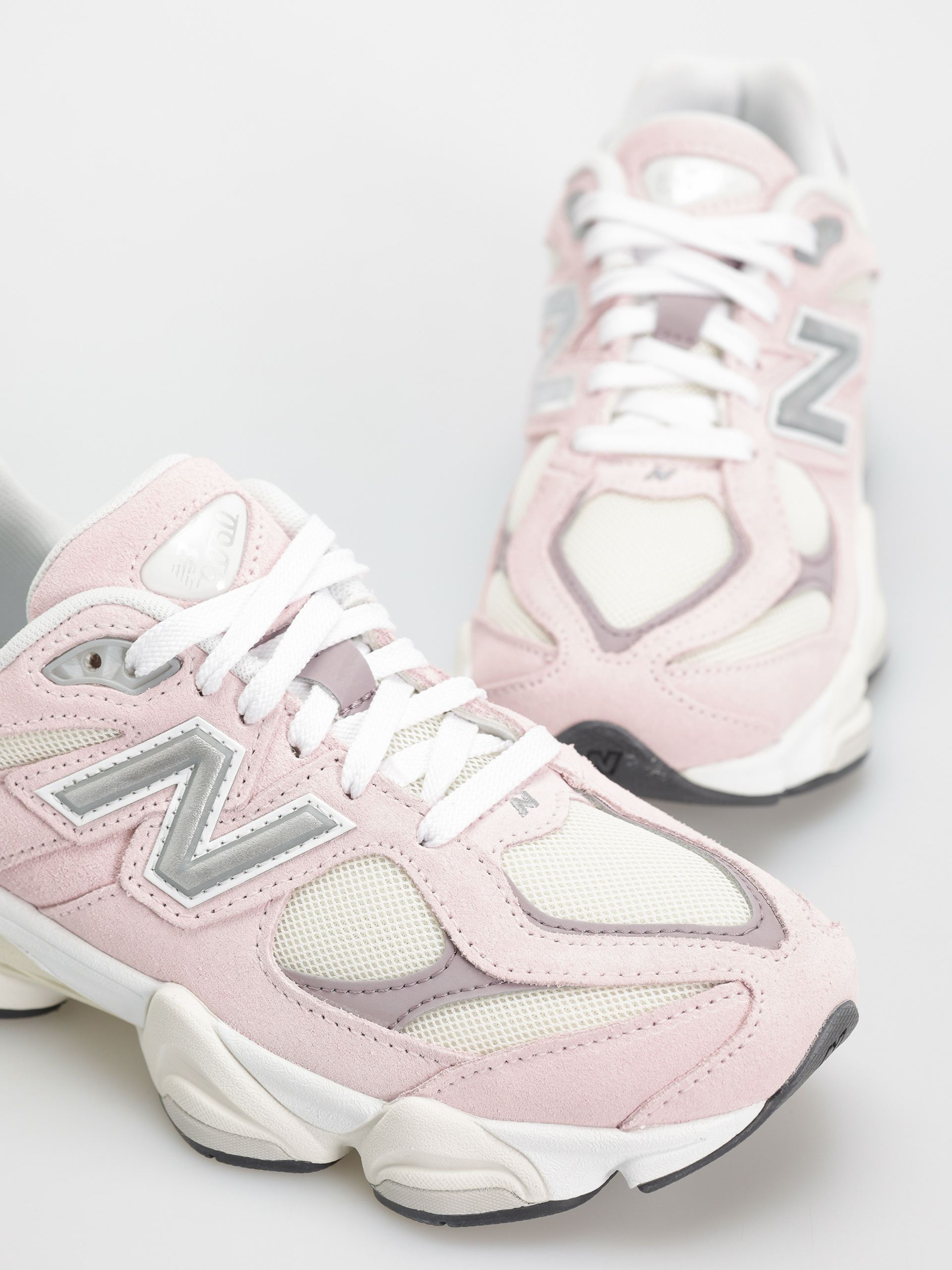 Pantofi New Balance 9060 JR (rose sugar)