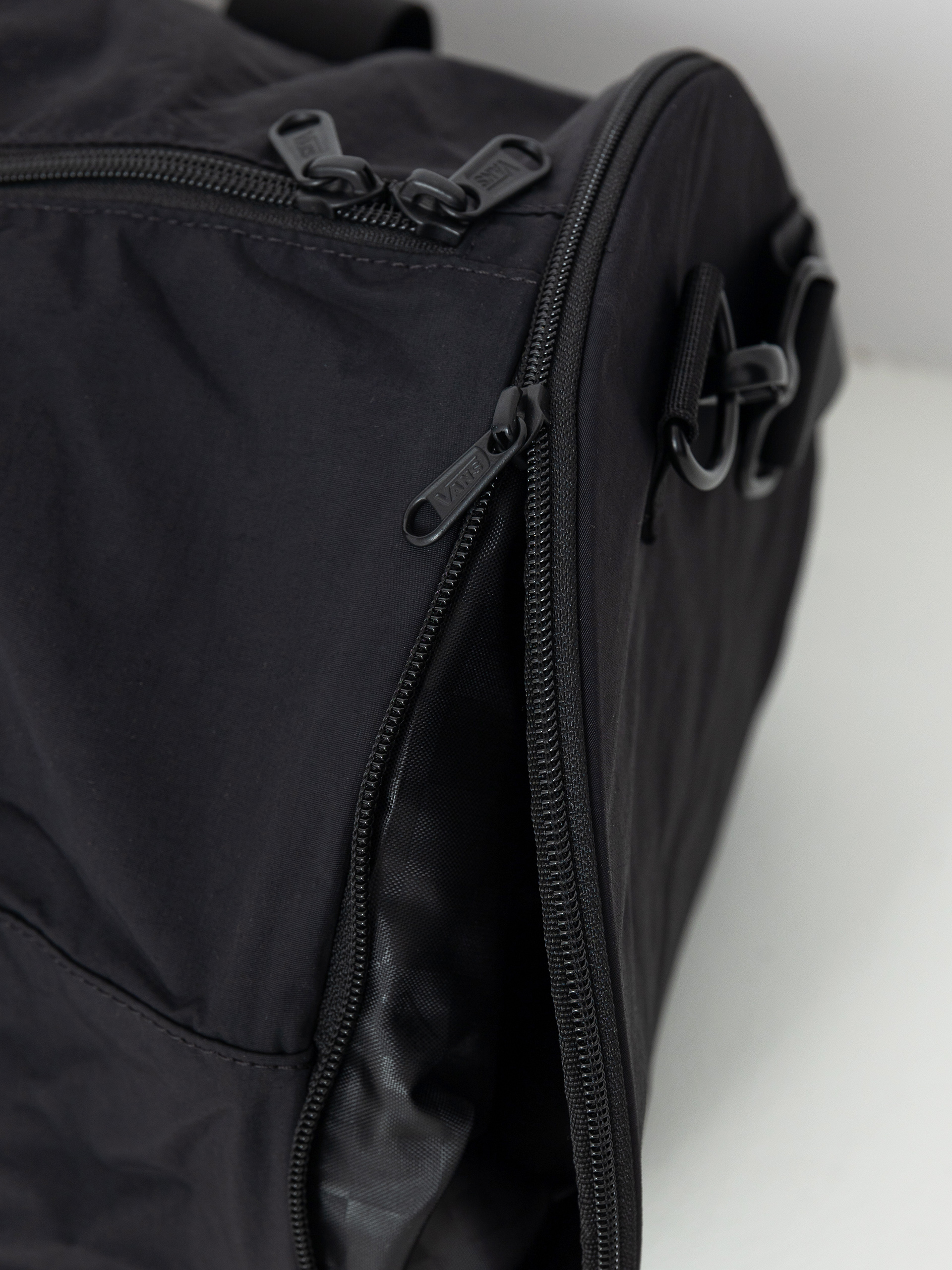 Geantă Vans Barreled Duffel (black)