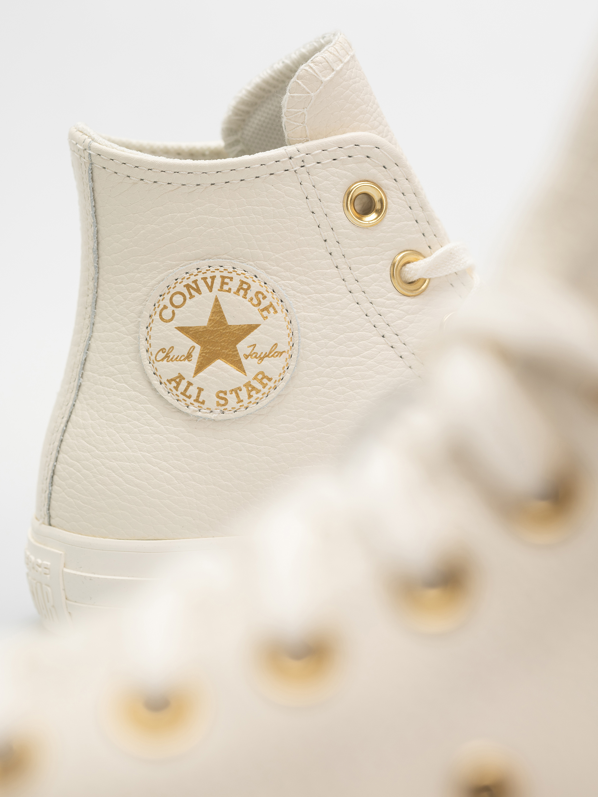 Teniși Converse Chuck Taylor All Star Hi Wmn (egret/egret/gold)