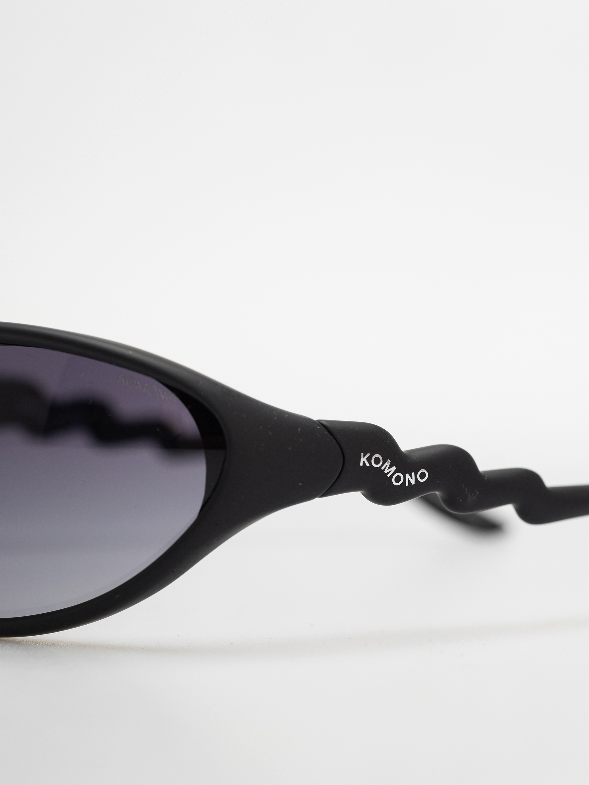 Ochelari de soare Komono The Glitch (carbon)