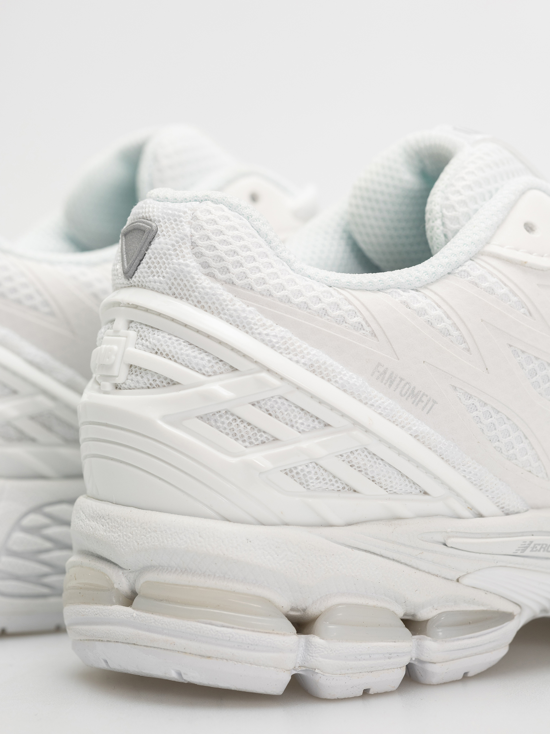 Pantofi New Balance 1906 (white)