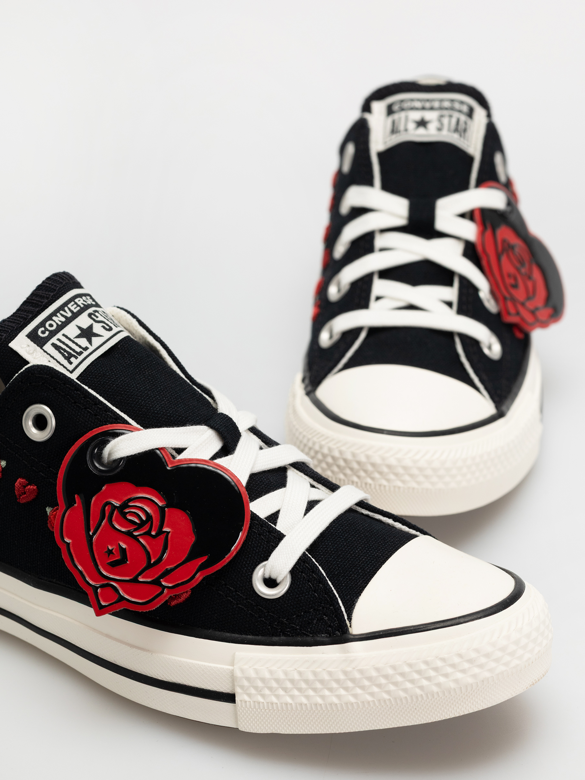 Teniși Converse Chuck Taylor All Star Ox Wmn (black/red/egret)