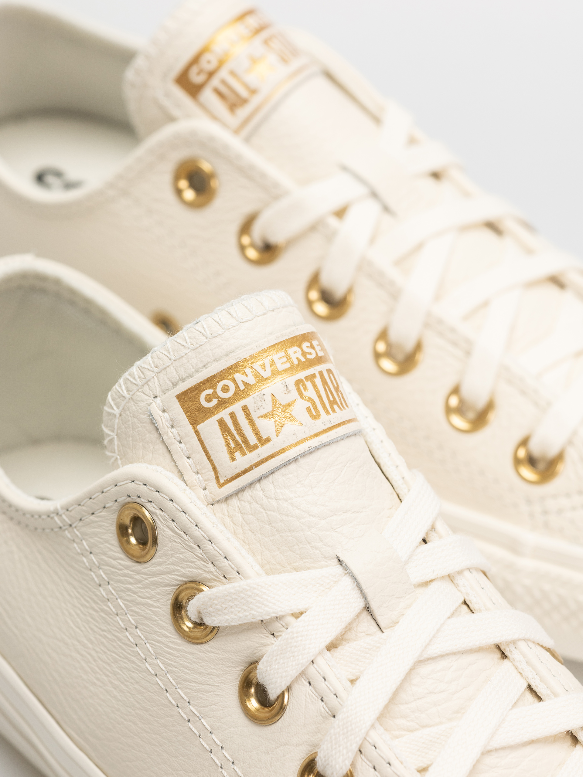 Teniși Converse Chuck Taylor All Star Ox Wmn (egret/egret/gold)