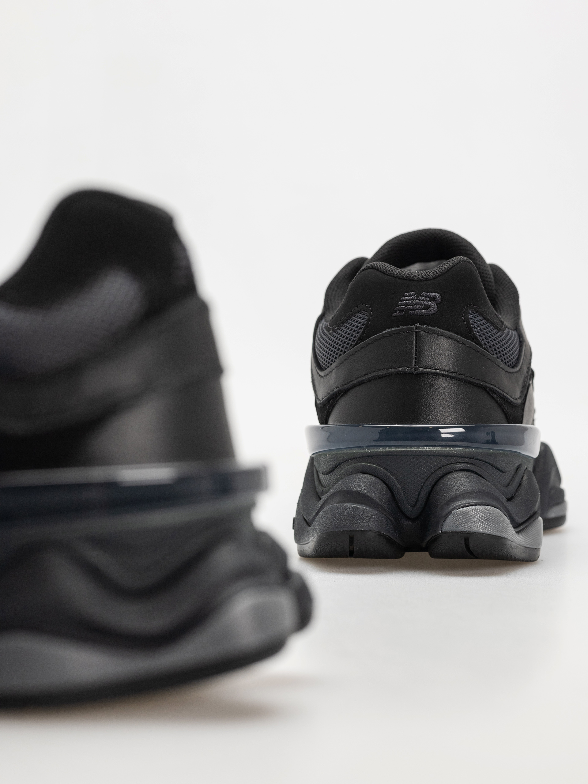 Pantofi New Balance 9060 (black)