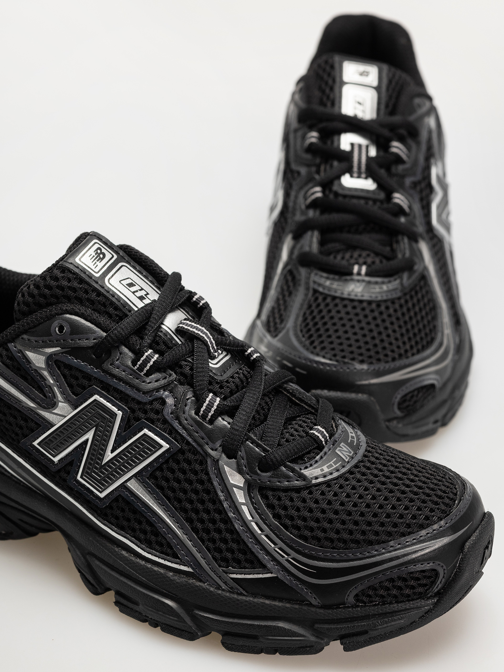 Pantofi New Balance 740 (black)