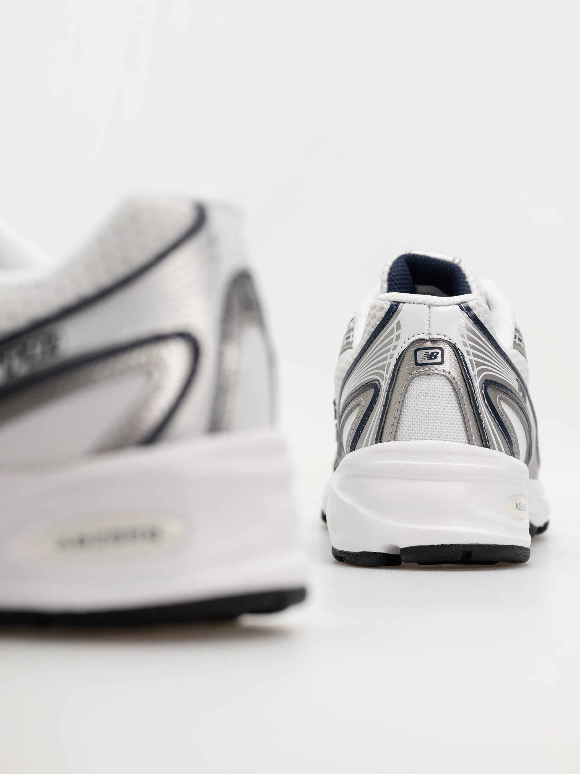 Pantofi New Balance 740 (nb navy)