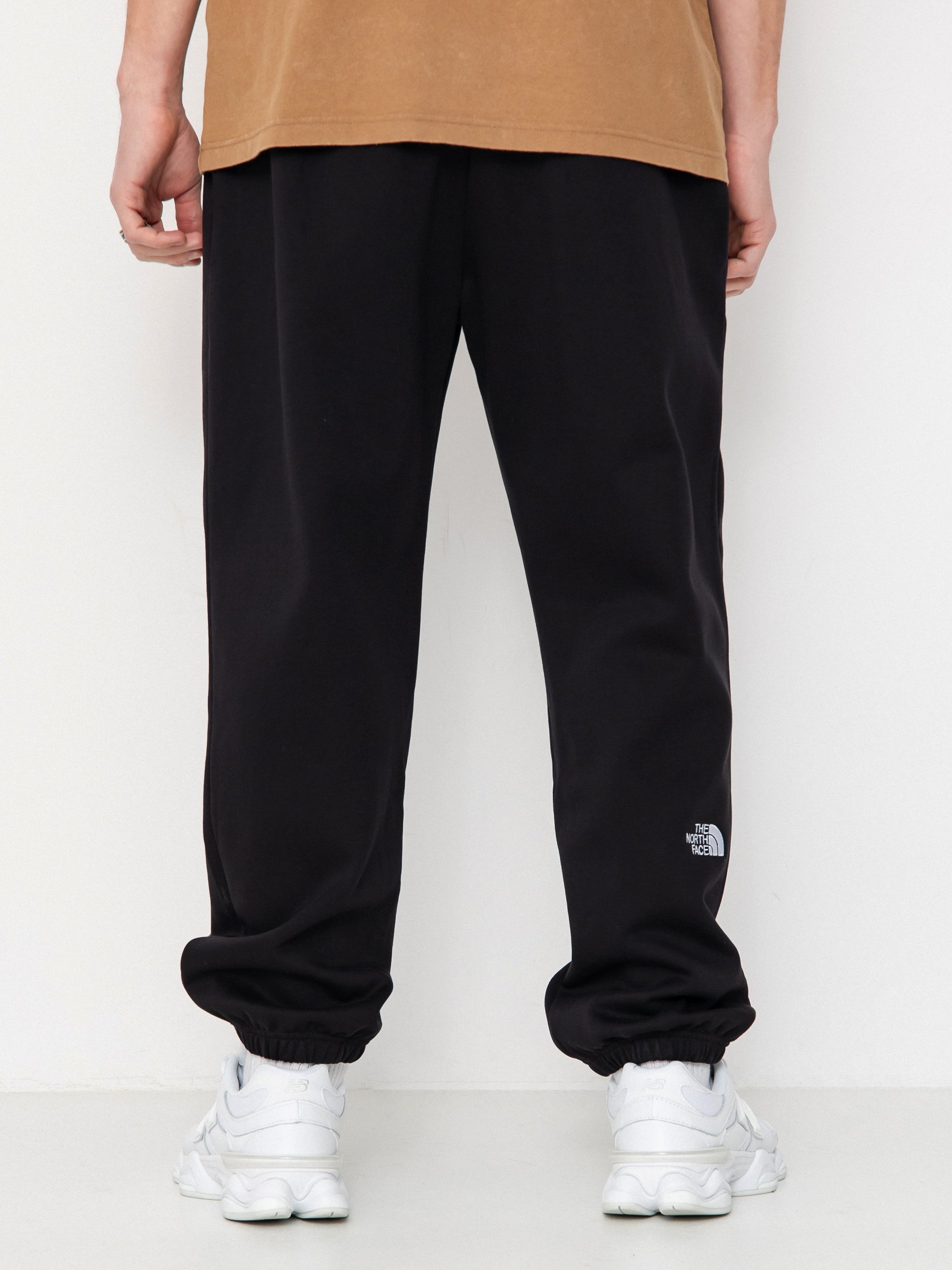 Pantaloni The North Face Essential Relaxed Straight Jogger (tnf black)