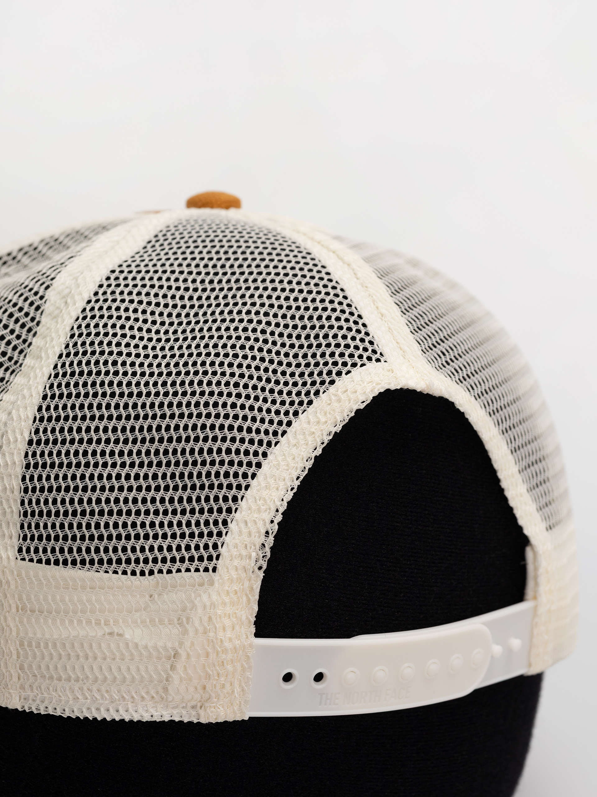 Șapcă The North Face Half Dome Trucker (timber tan/leather patch)