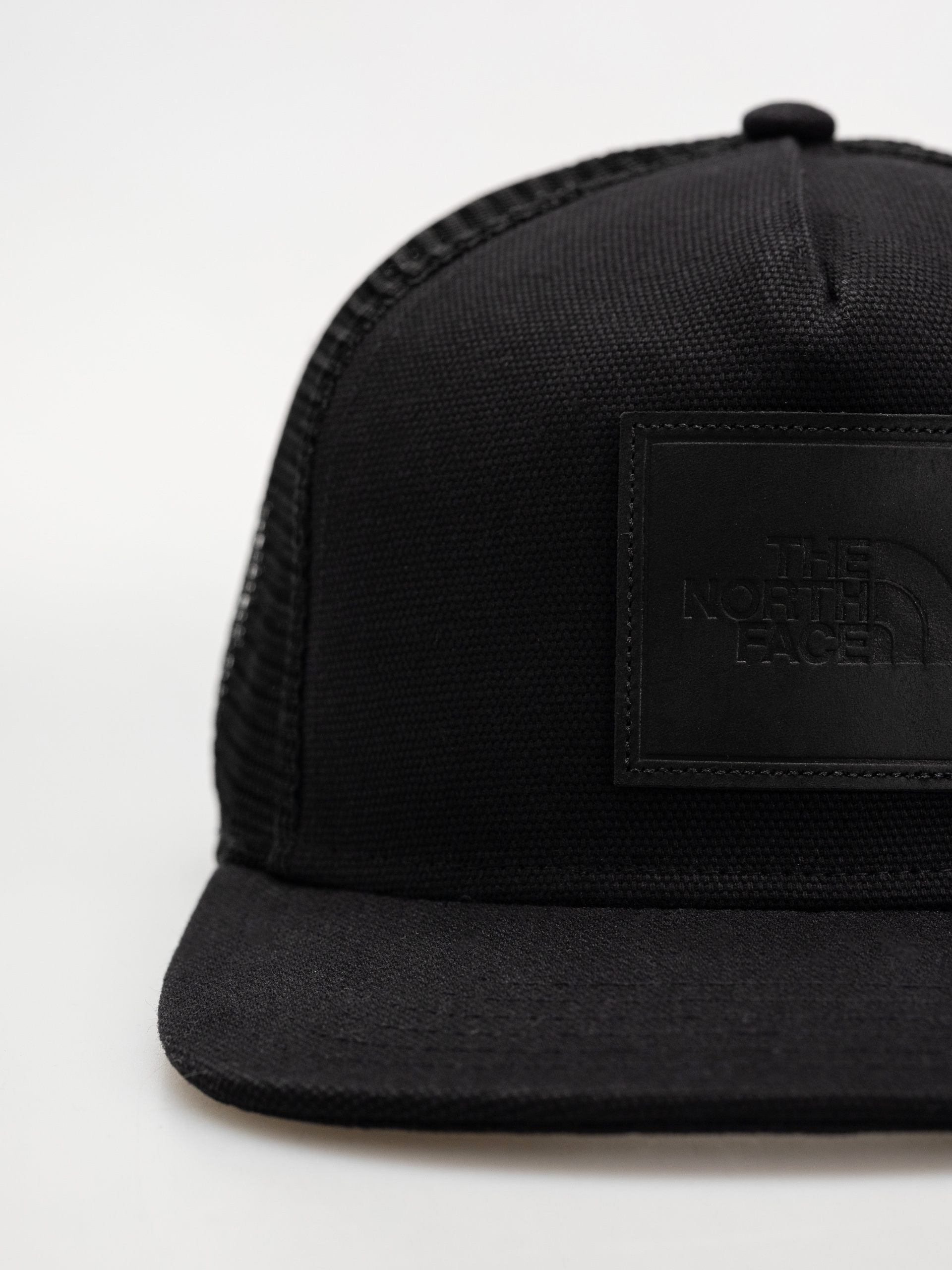 Șapcă The North Face Half Dome Trucker (tnf black/leather patch)