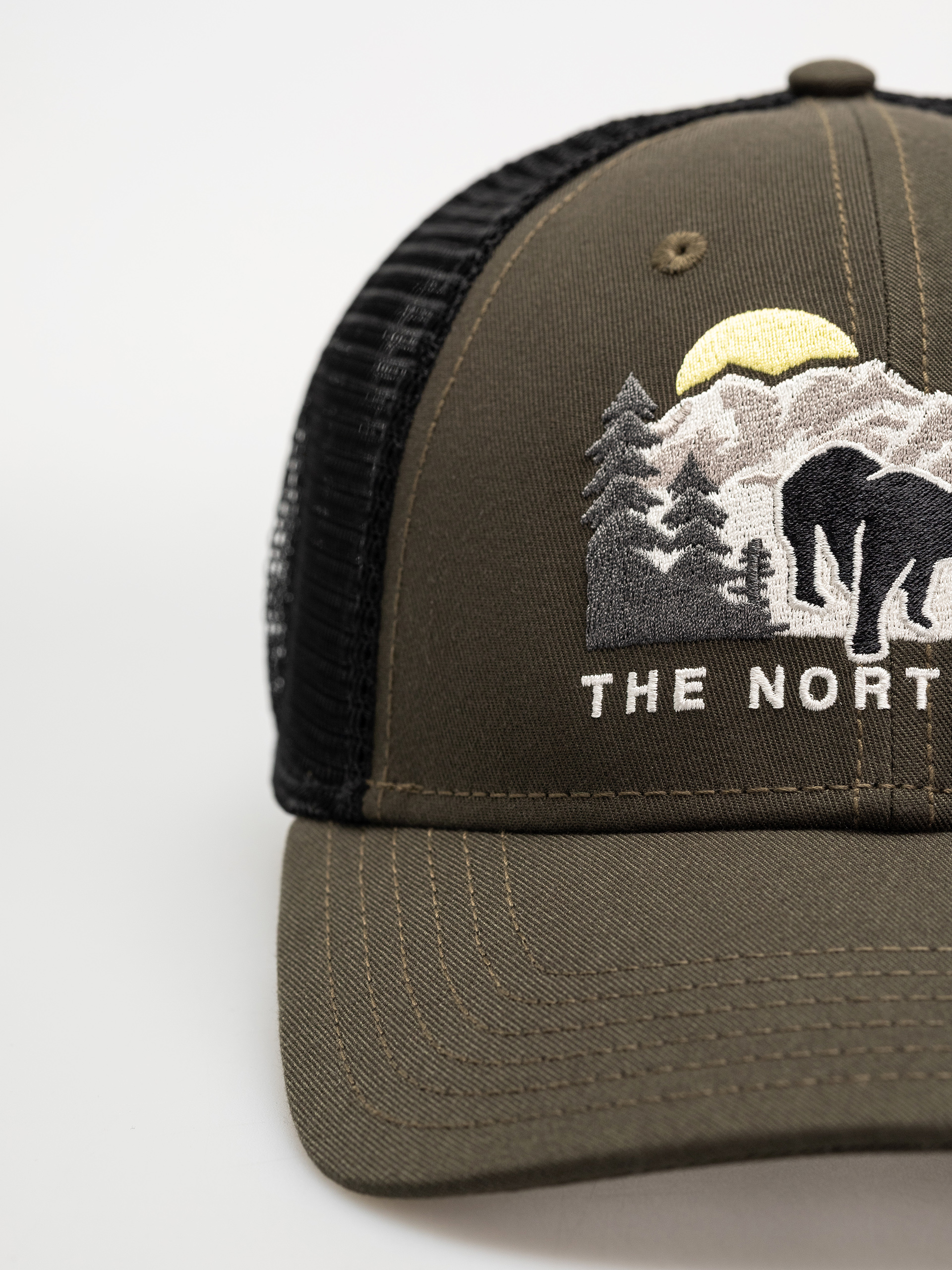 Șapcă The North Face Embroidered Mudder Trucker (new taupe green/bear green)