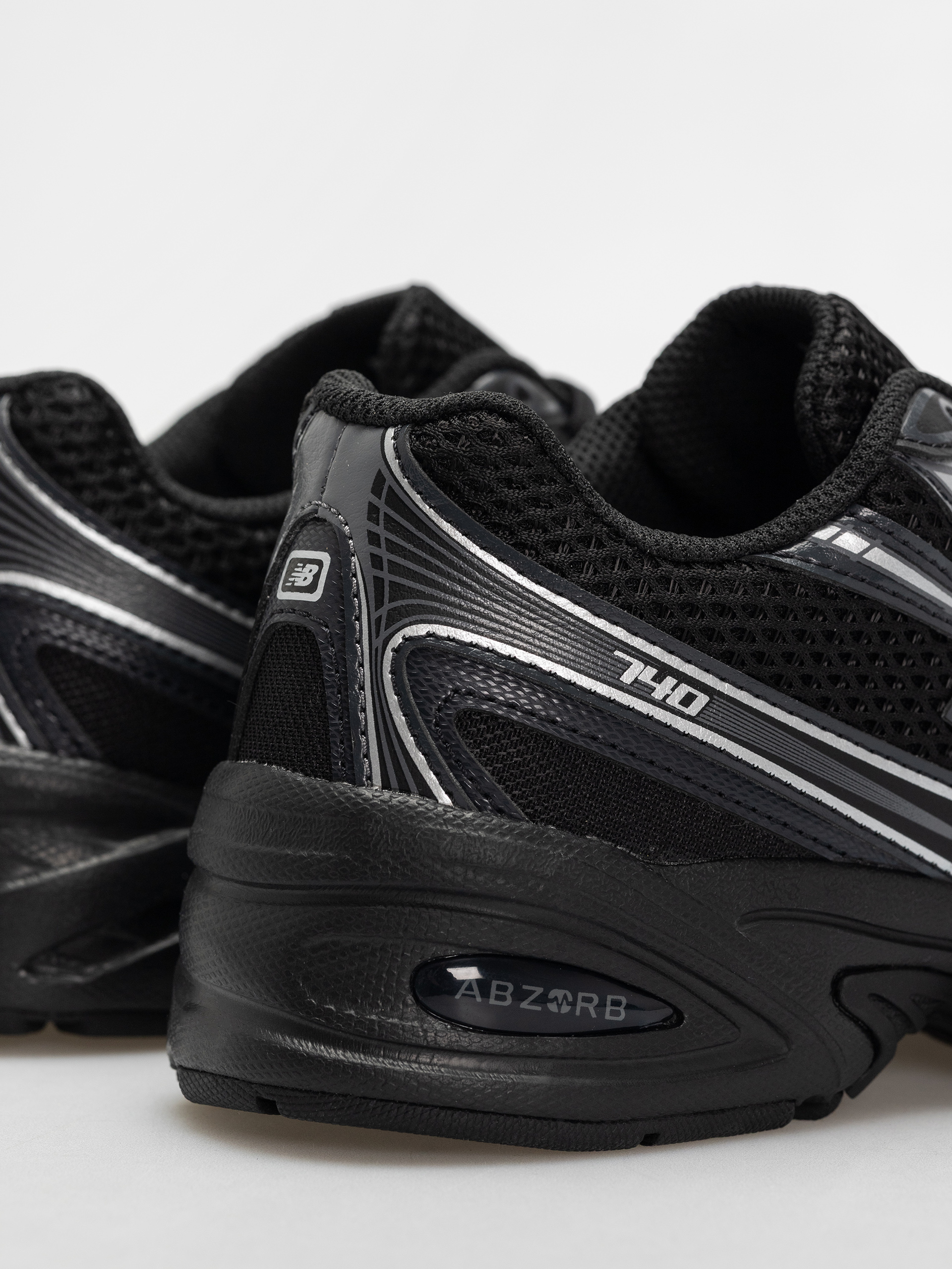 Pantofi New Balance 740 JR (black)