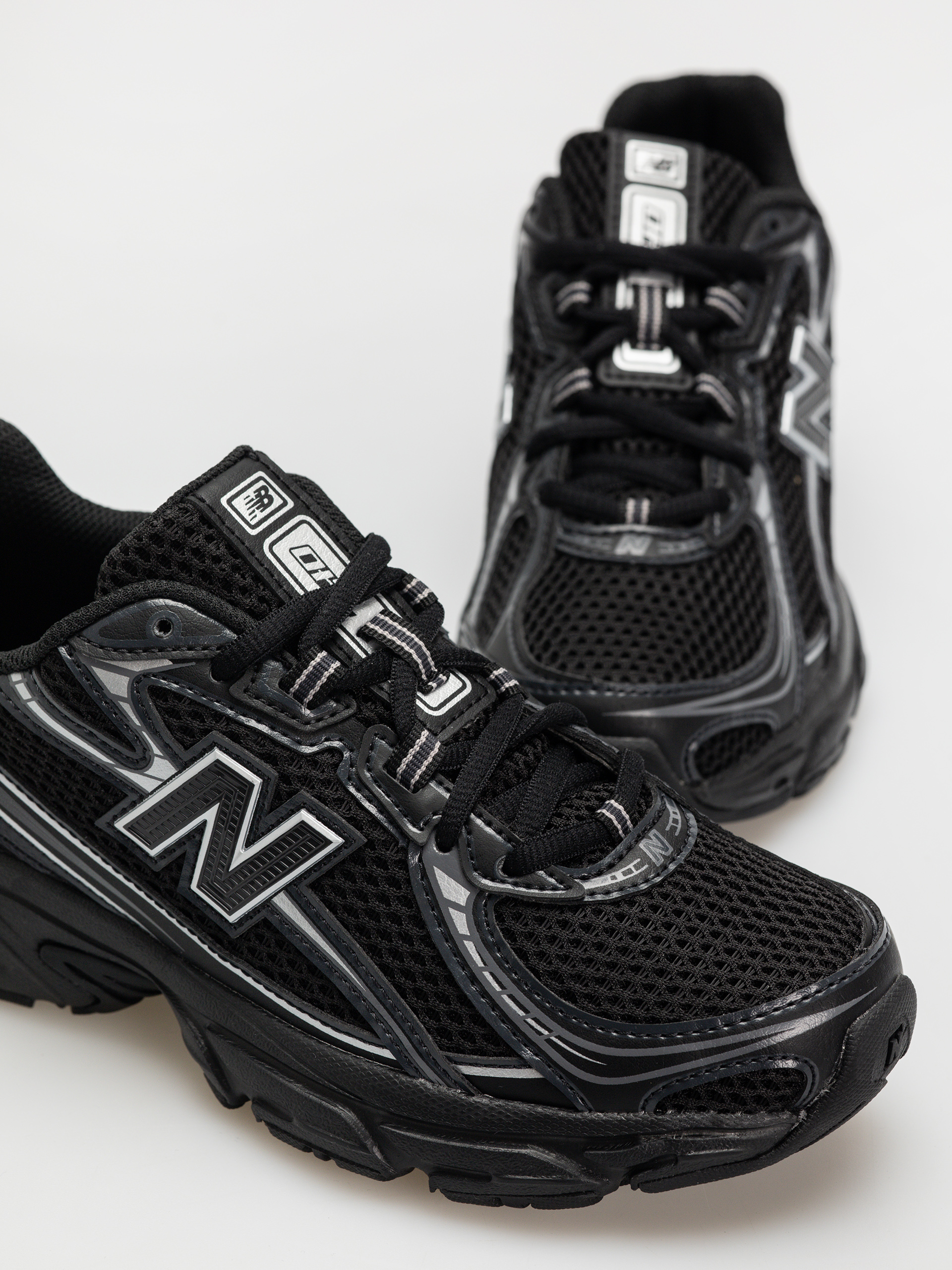 Pantofi New Balance 740 JR (black)