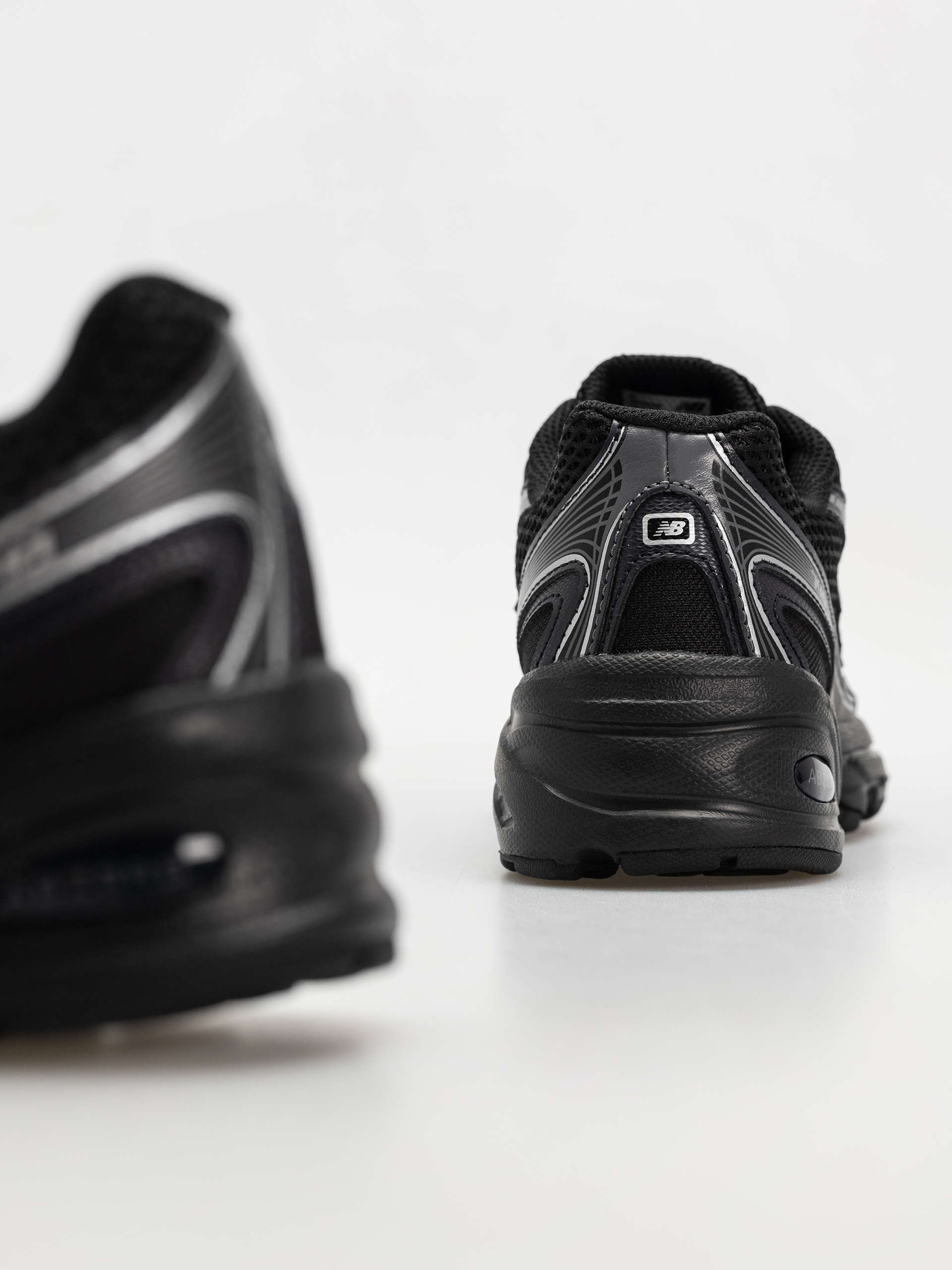 Pantofi New Balance 740 JR (black)