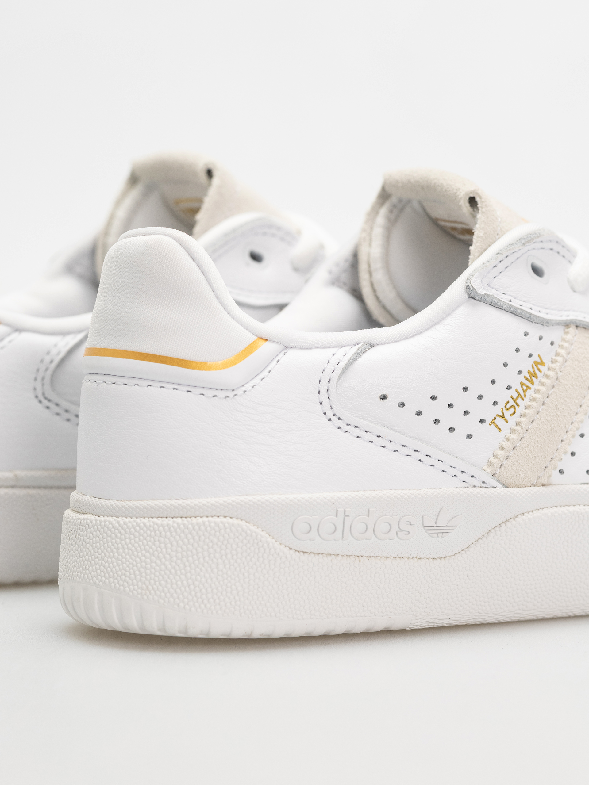 Pantofi adidas Tyshawn Low (ftwwht/ftwwht/goldmt)