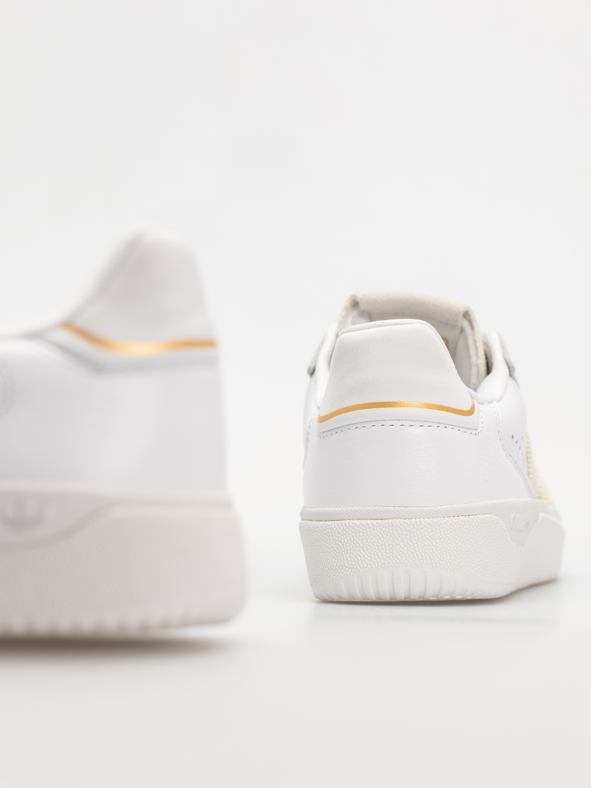 Pantofi adidas Tyshawn Low (ftwwht/ftwwht/goldmt)