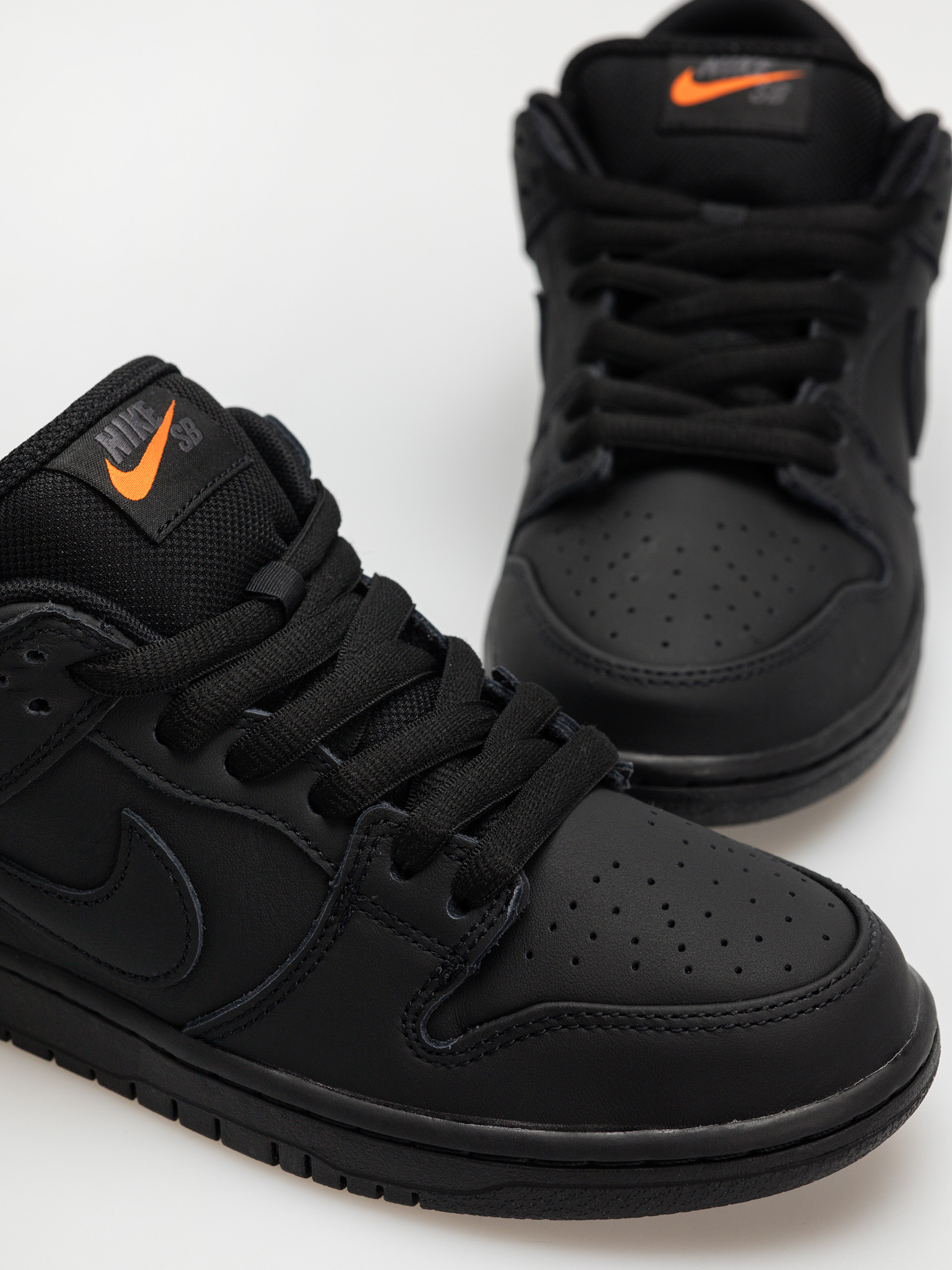 Pantofi Nike SB Dunk Low Pro (black/black black black)