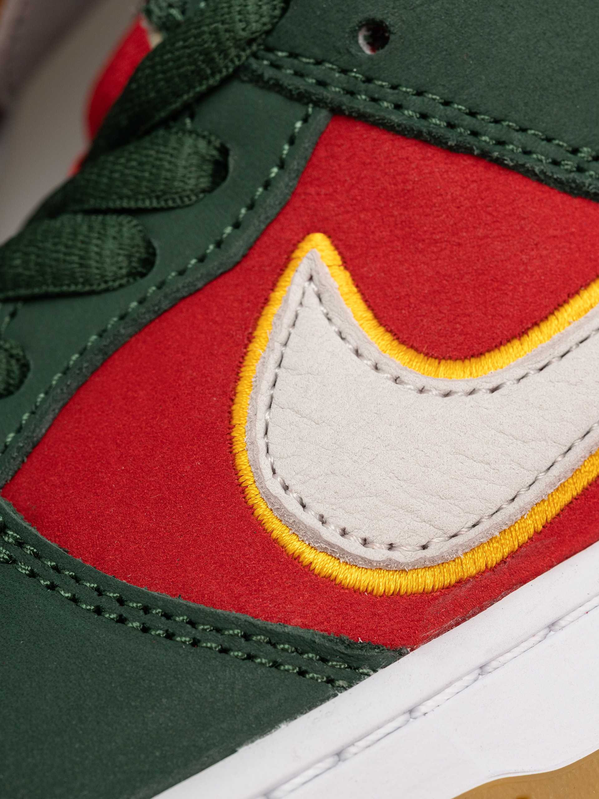 Pantofi Nike SB Dunk Low Pro Prm (fir/white university gold fire red)