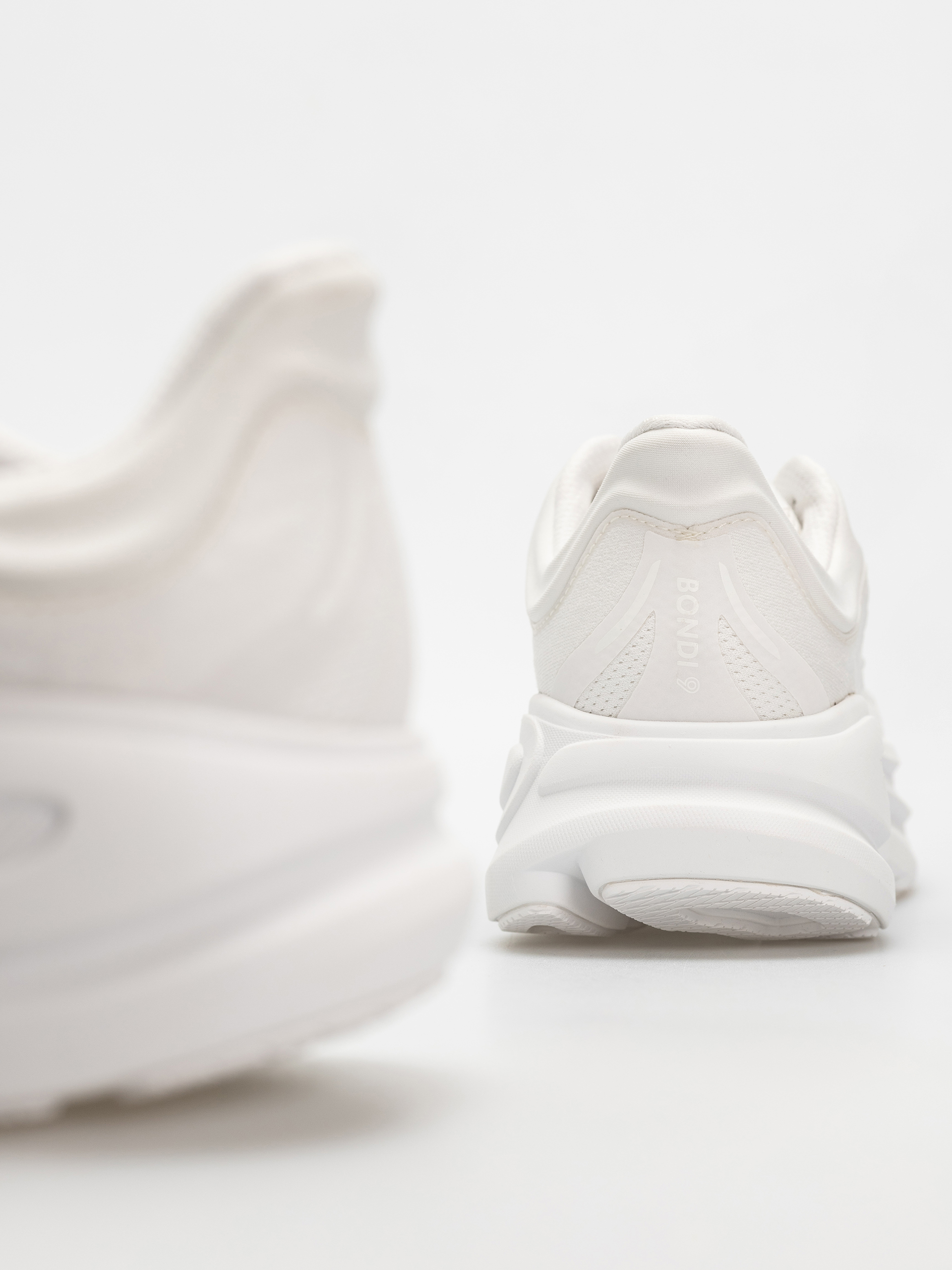 Pantofi Hoka Bondi 9 (white/white)