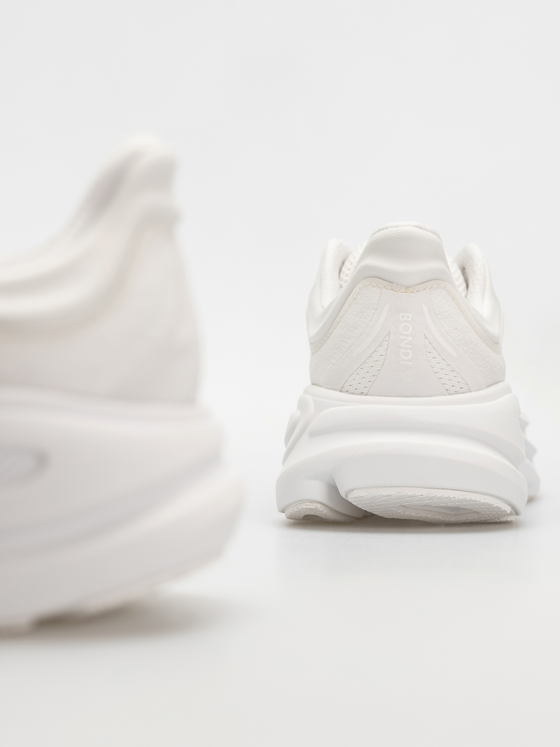 Pantofi Hoka Bondi 9 Wmn - alb (white/white)