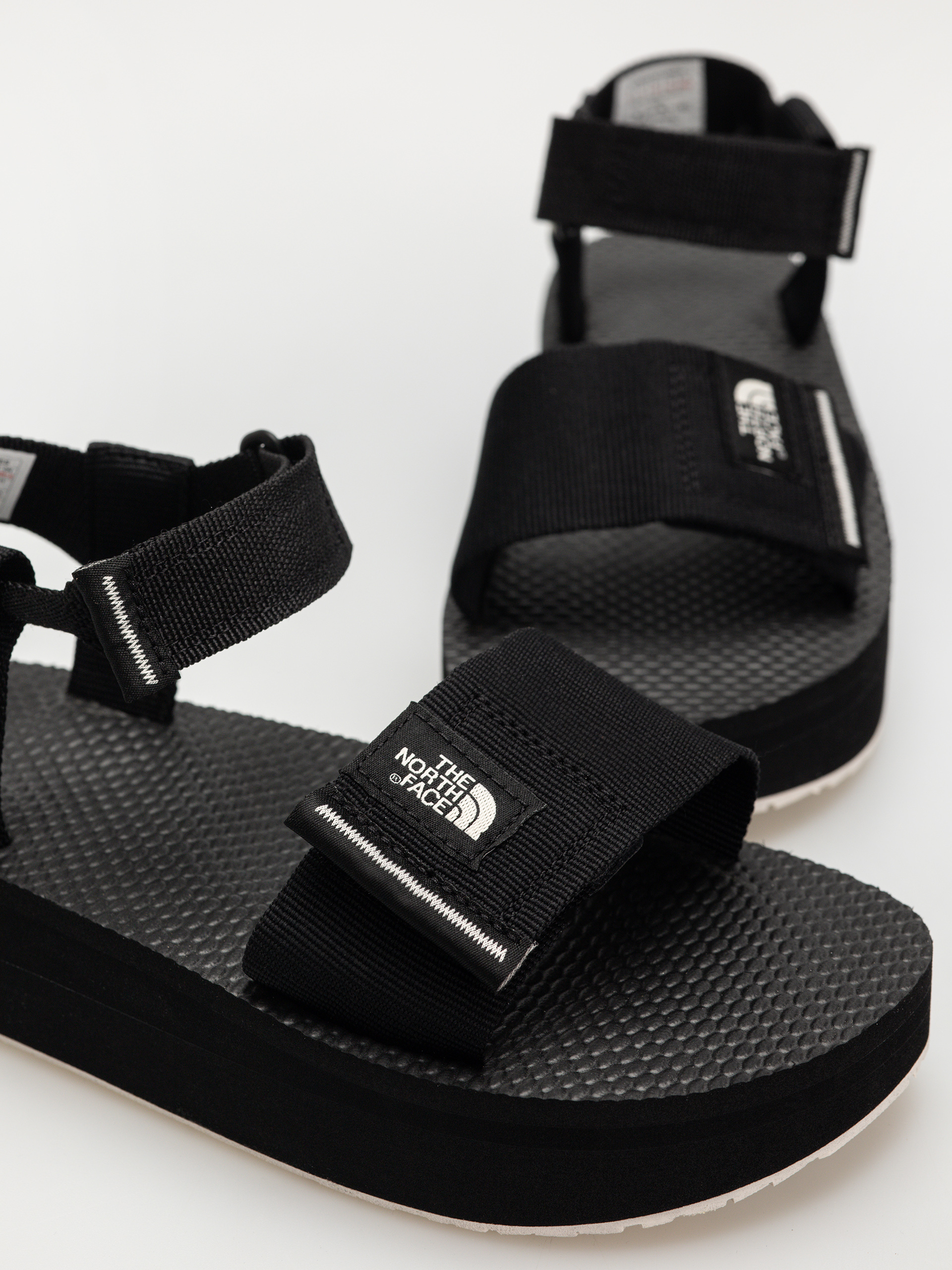 Sandale The North Face Skeena Platform Wmn (tnf black/white dune)