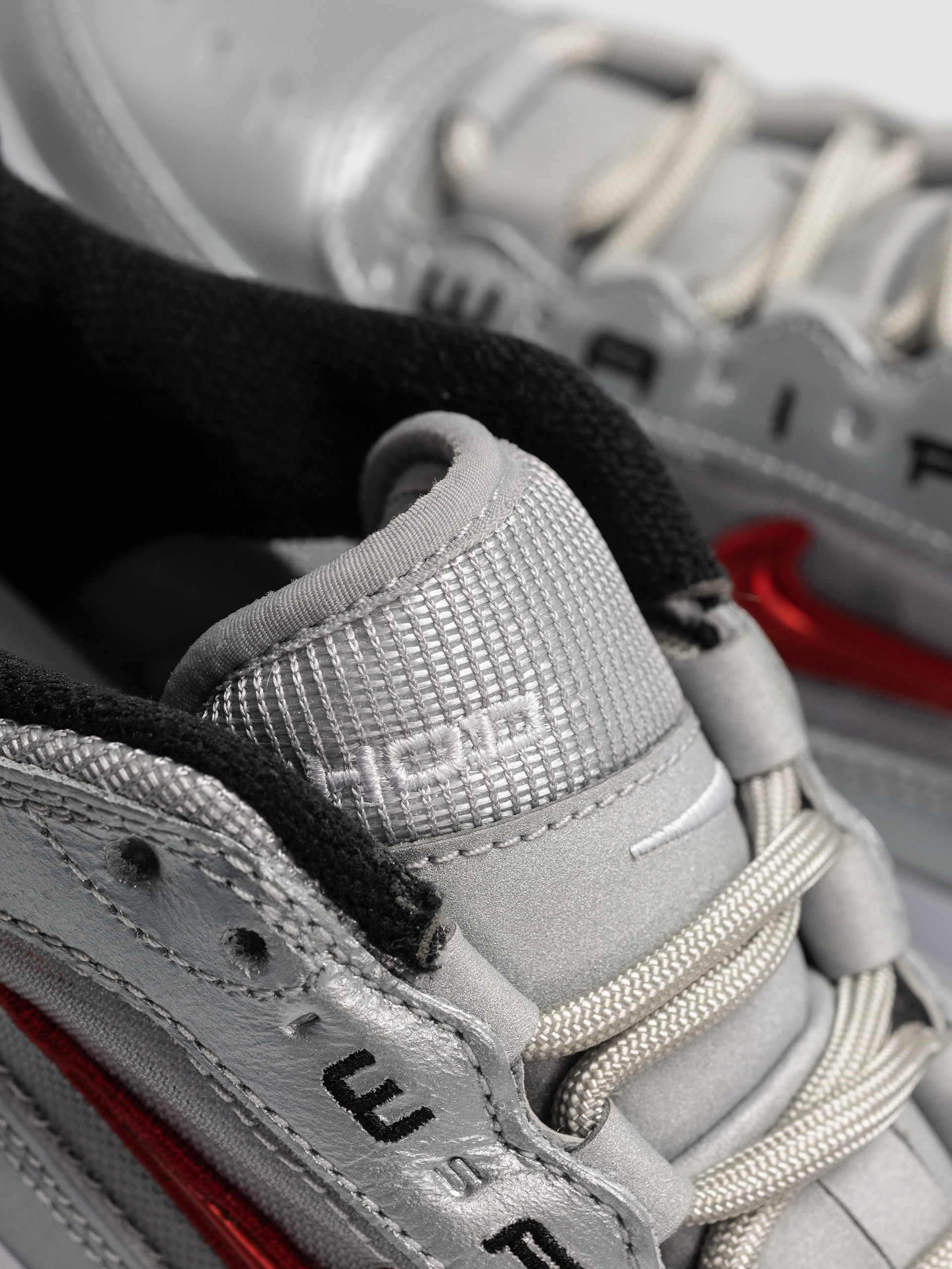 Pantofi Nike SB AIR MAX ISHOD PRM (metallic silver/varsity red)