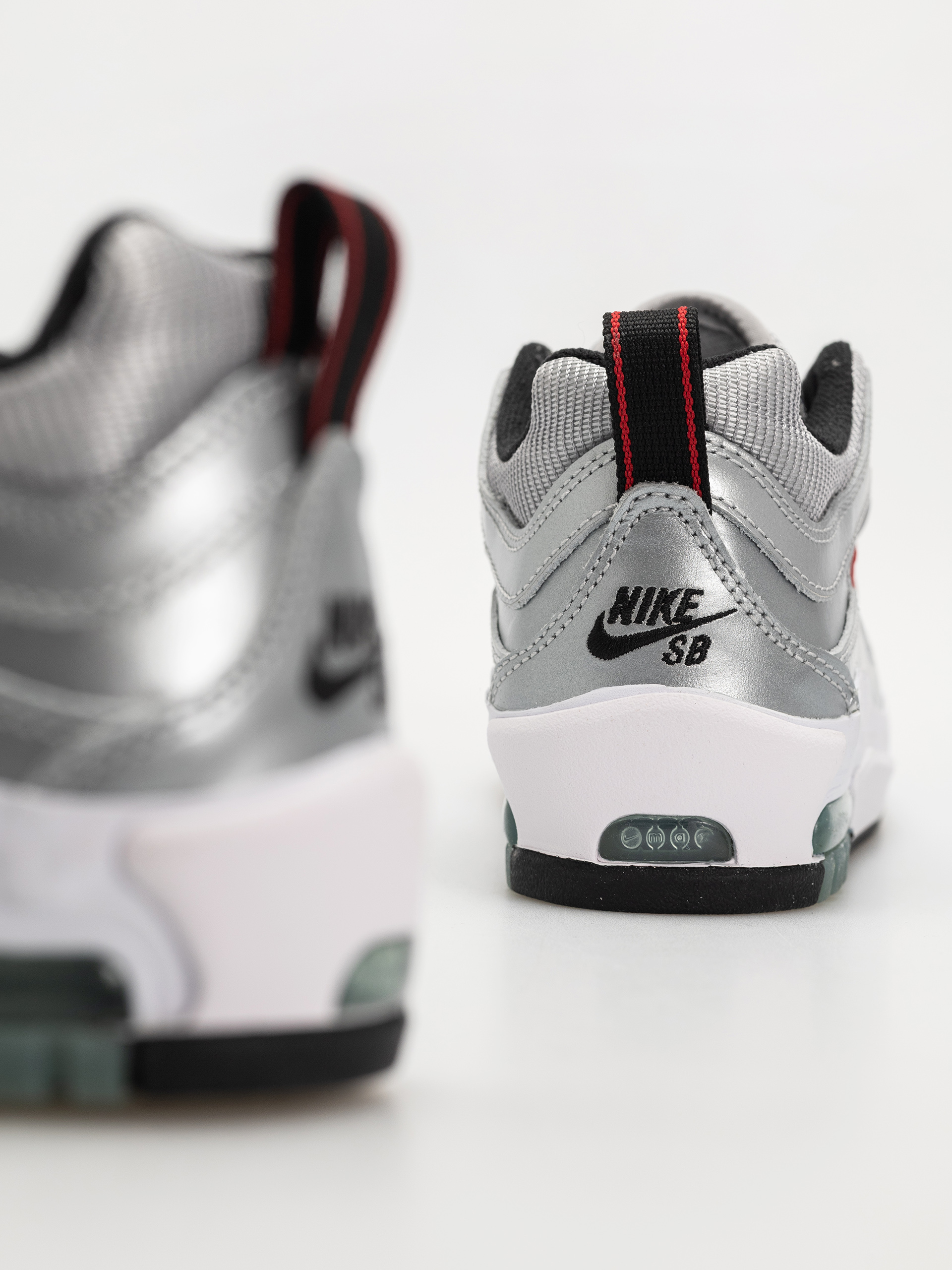 Pantofi Nike SB AIR MAX ISHOD PRM (metallic silver/varsity red)