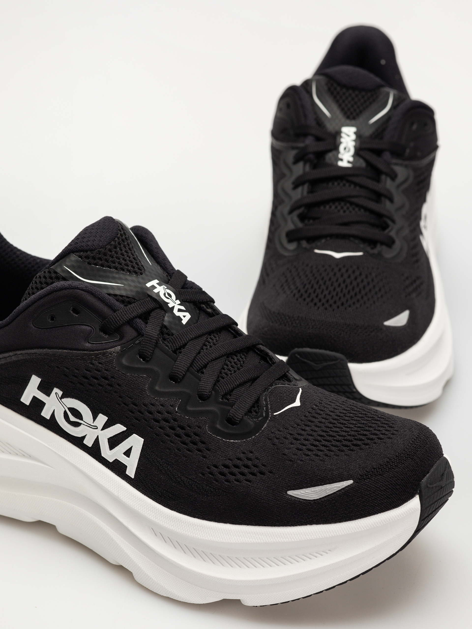 Pantofi Hoka Bondi 9 (black/white)
