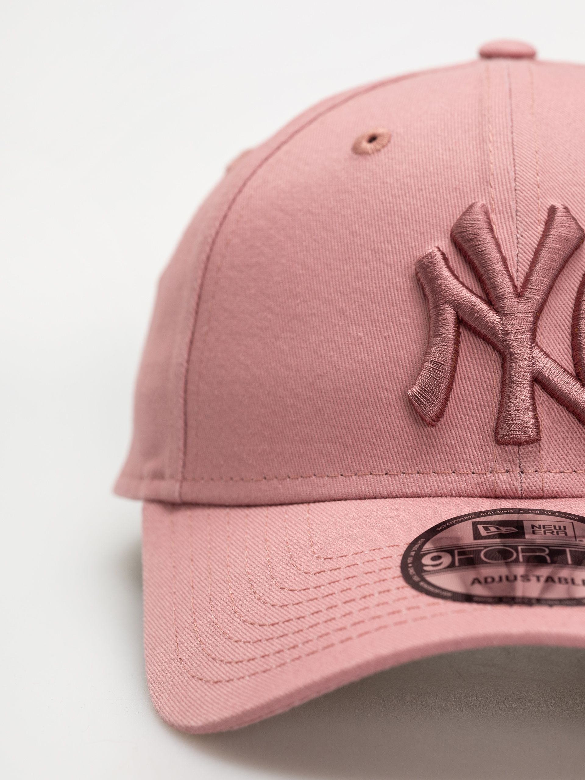 Șapcă New Era League Essential 9Forty New York Yankees (dark pink)
