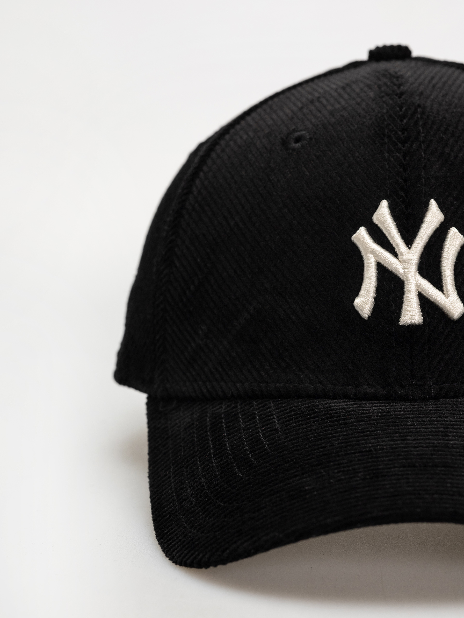 Șapcă New Era Cord 9Forty New York Yankees (black)