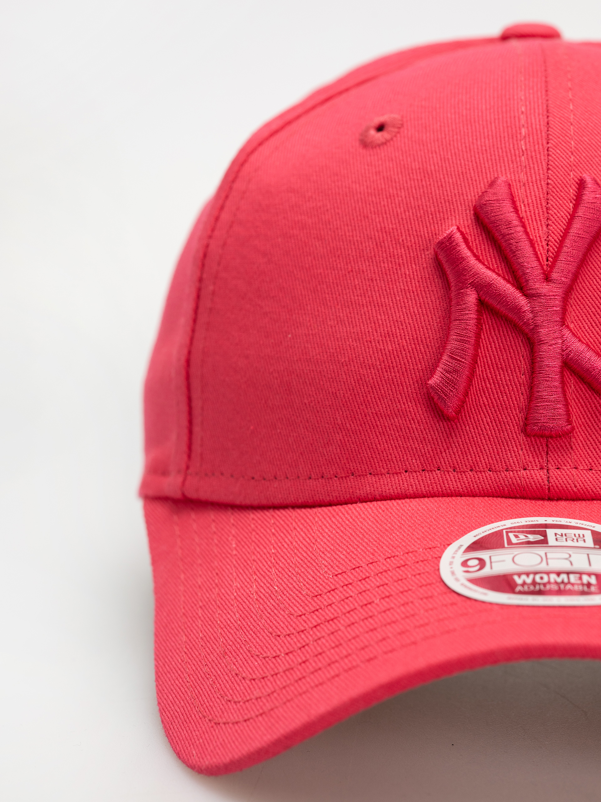 Șapcă New Era League Essential 9Forty New York Yankees Wmn (bright pink)