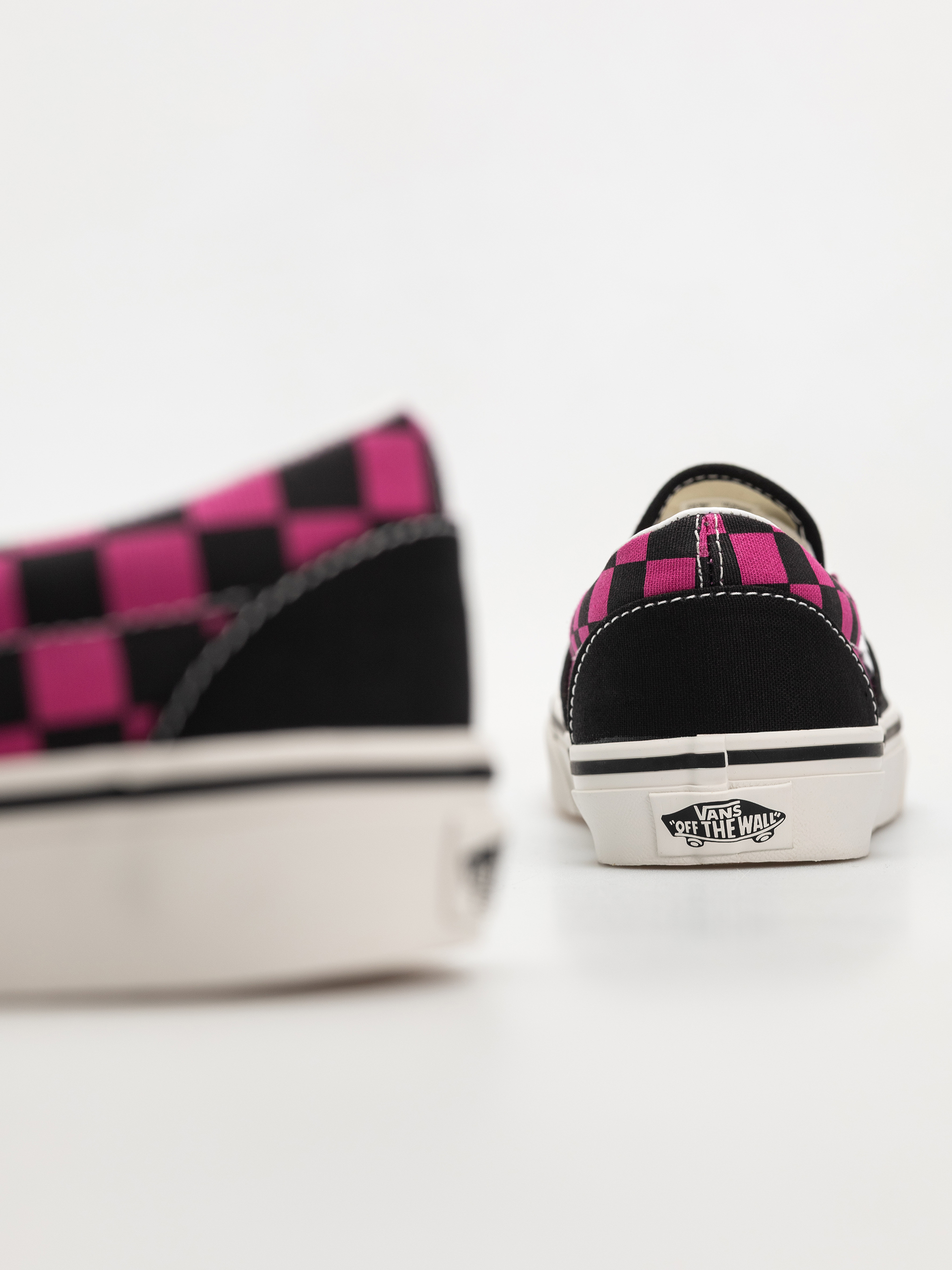 Pantofi Vans Classic Slip On (pop check raspberry rose)