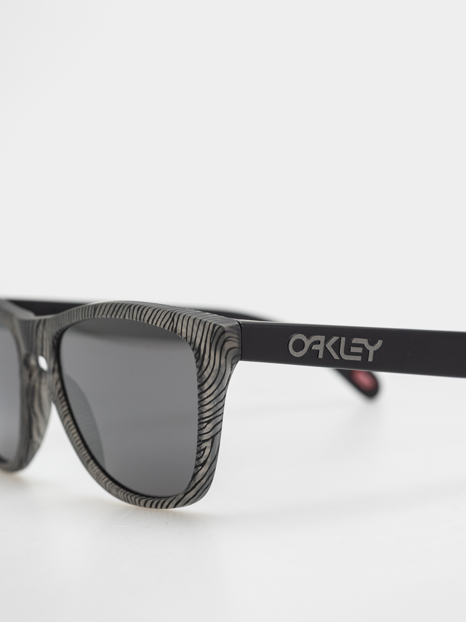 Ochelari de soare Oakley Frogskins (matte grey ink fingerprint/prizm black)