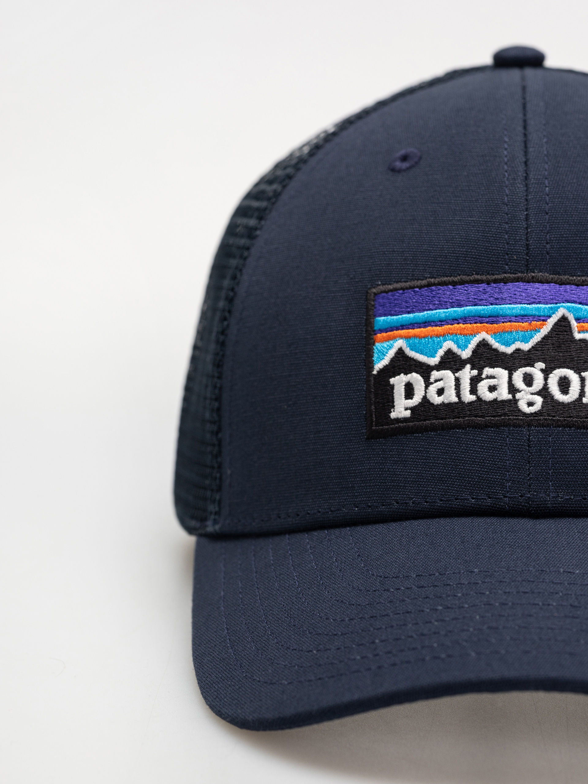 Șapcă Patagonia P 6 Logo LoPro Trucker (new navy)
