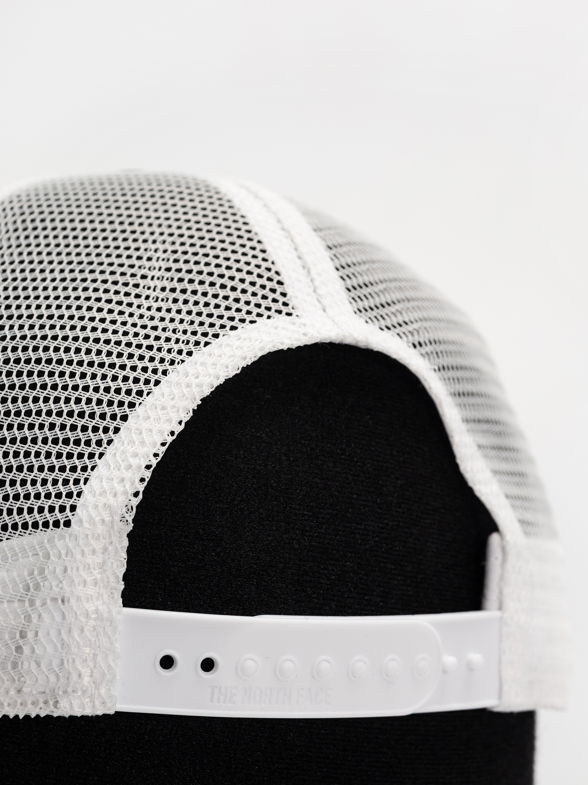 Șapcă The North Face Half Dome Trucker (denim/leather patch)