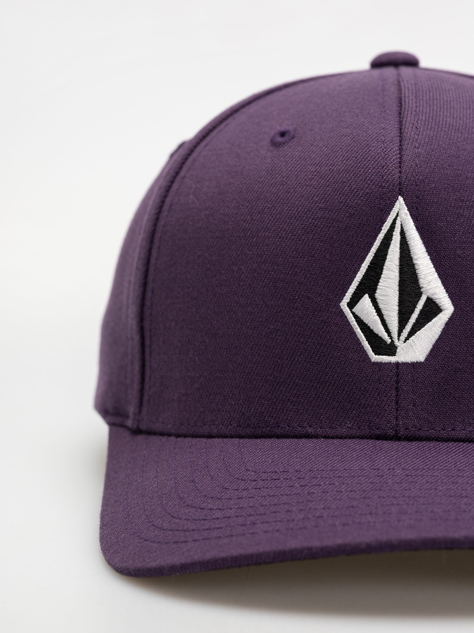 Șapcă Volcom Full Stone Flexfit (grape royale)