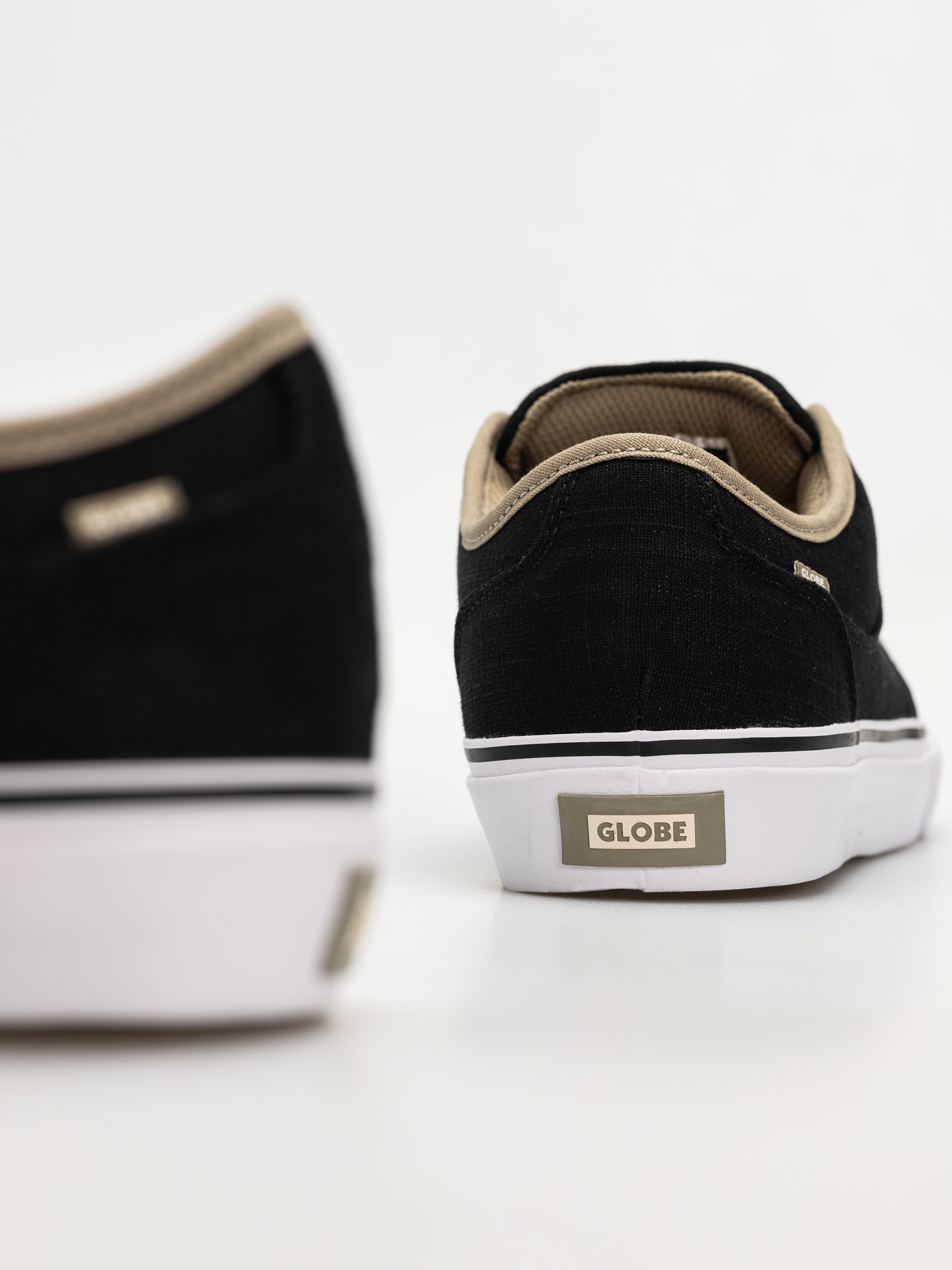 Pantofi Globe Mahalo (black/stone)