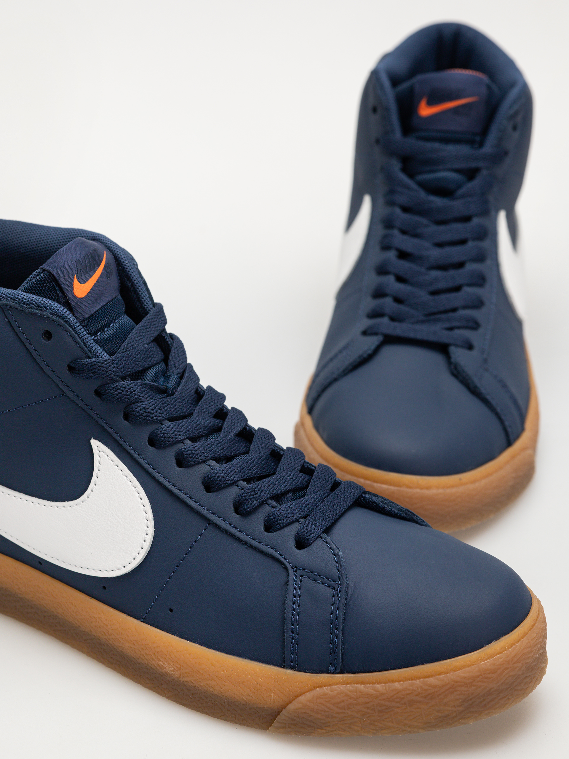 Pantofi Nike SB Zoom Blazer Mid Iso (navy/white navy gum light brown)