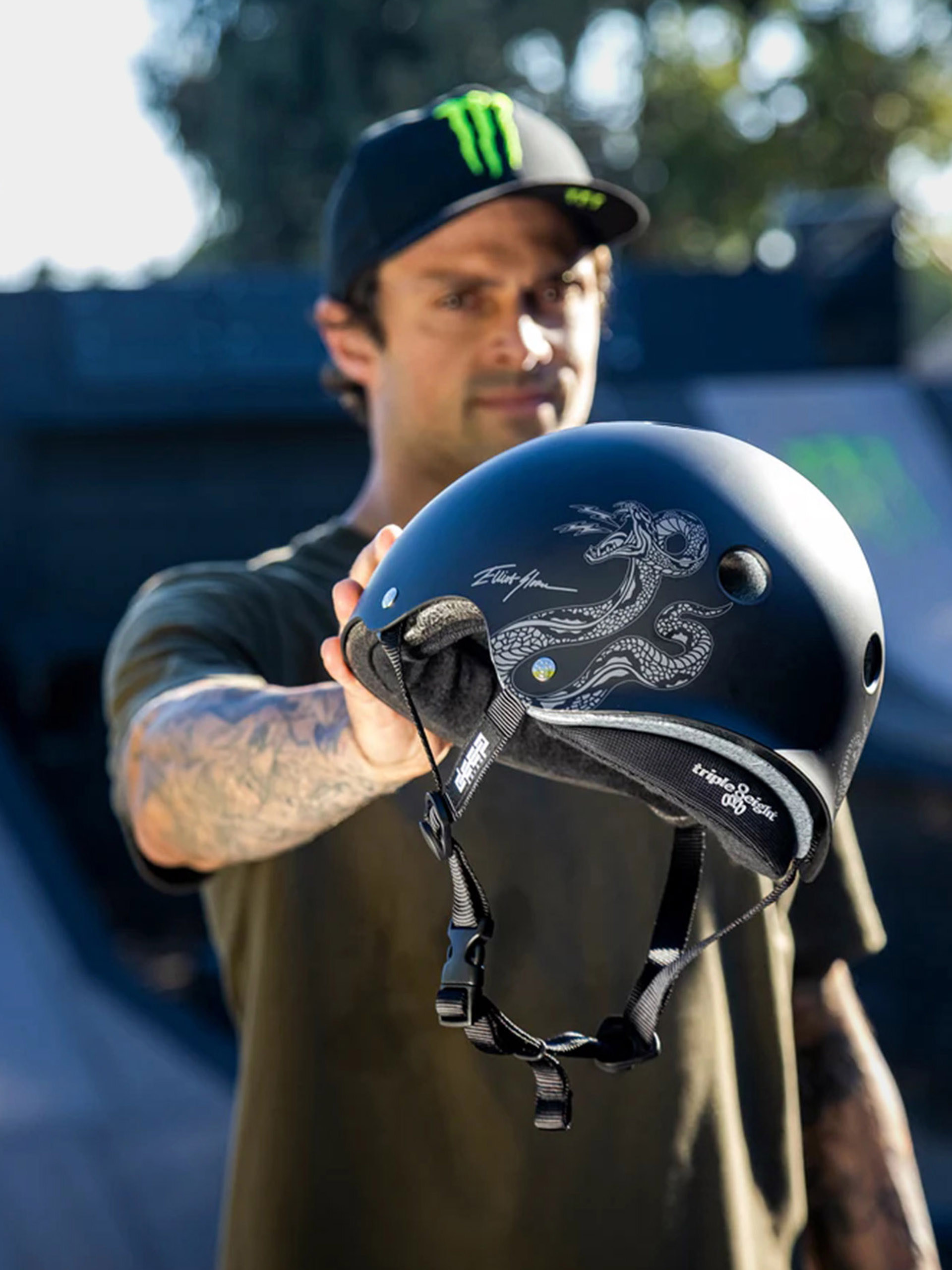 Cască Triple Eight Deep Cover Helmet (elliot sloan signature edition)