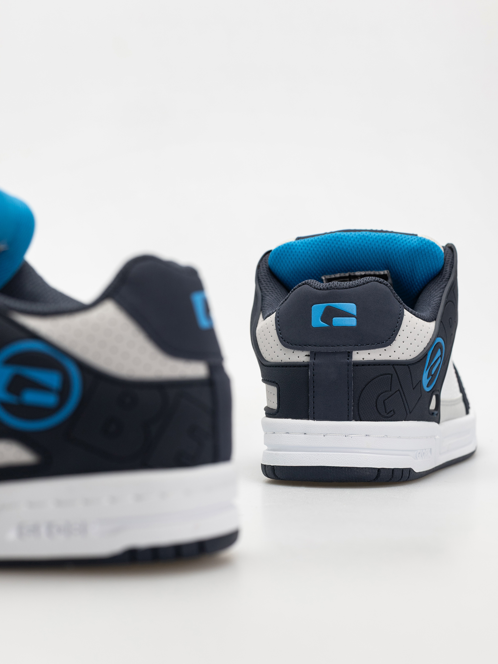 Pantofi Globe Tilt (blue heaven/white)