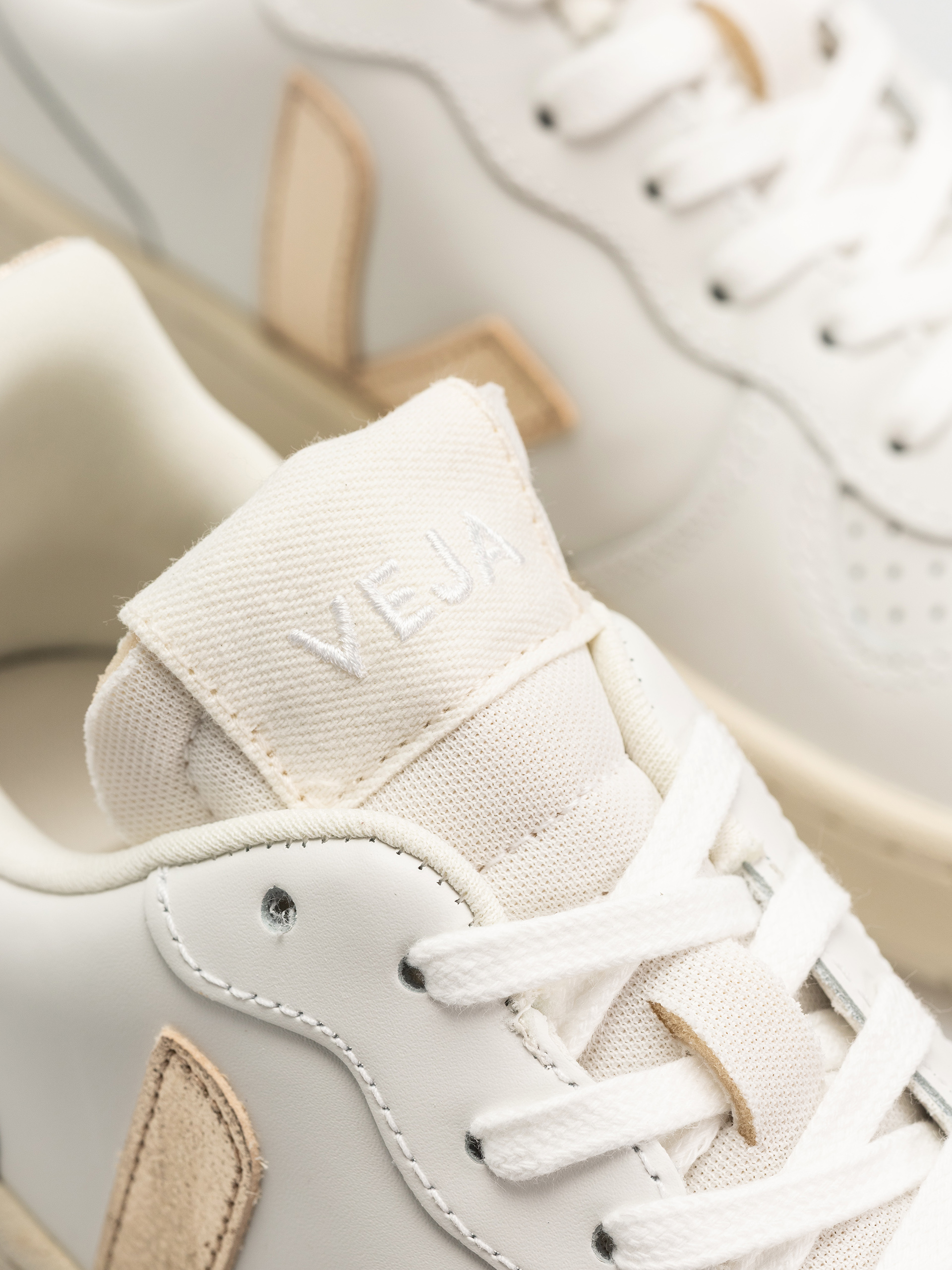 Pantofi Veja V-10 Wmn (extra white platine)