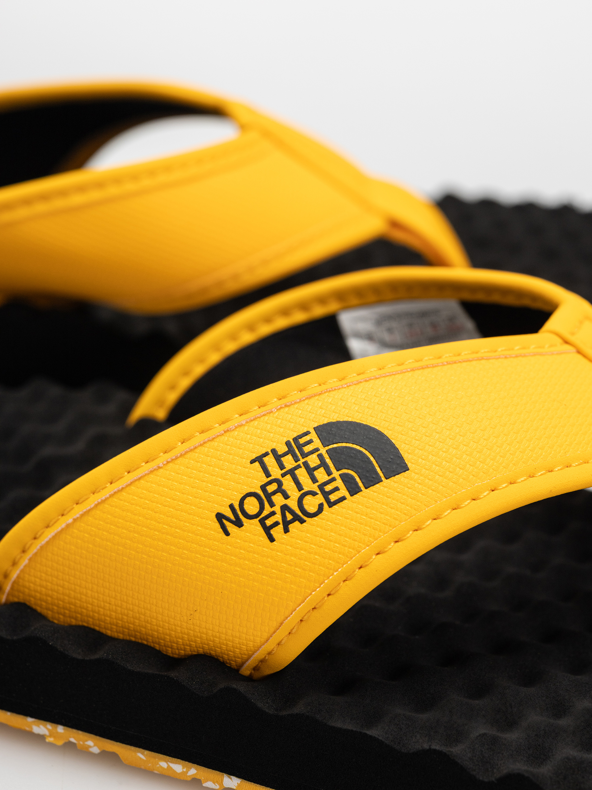 papuci de plajă The North Face Base Camp Flip Flop II (summit gold/tnf black)