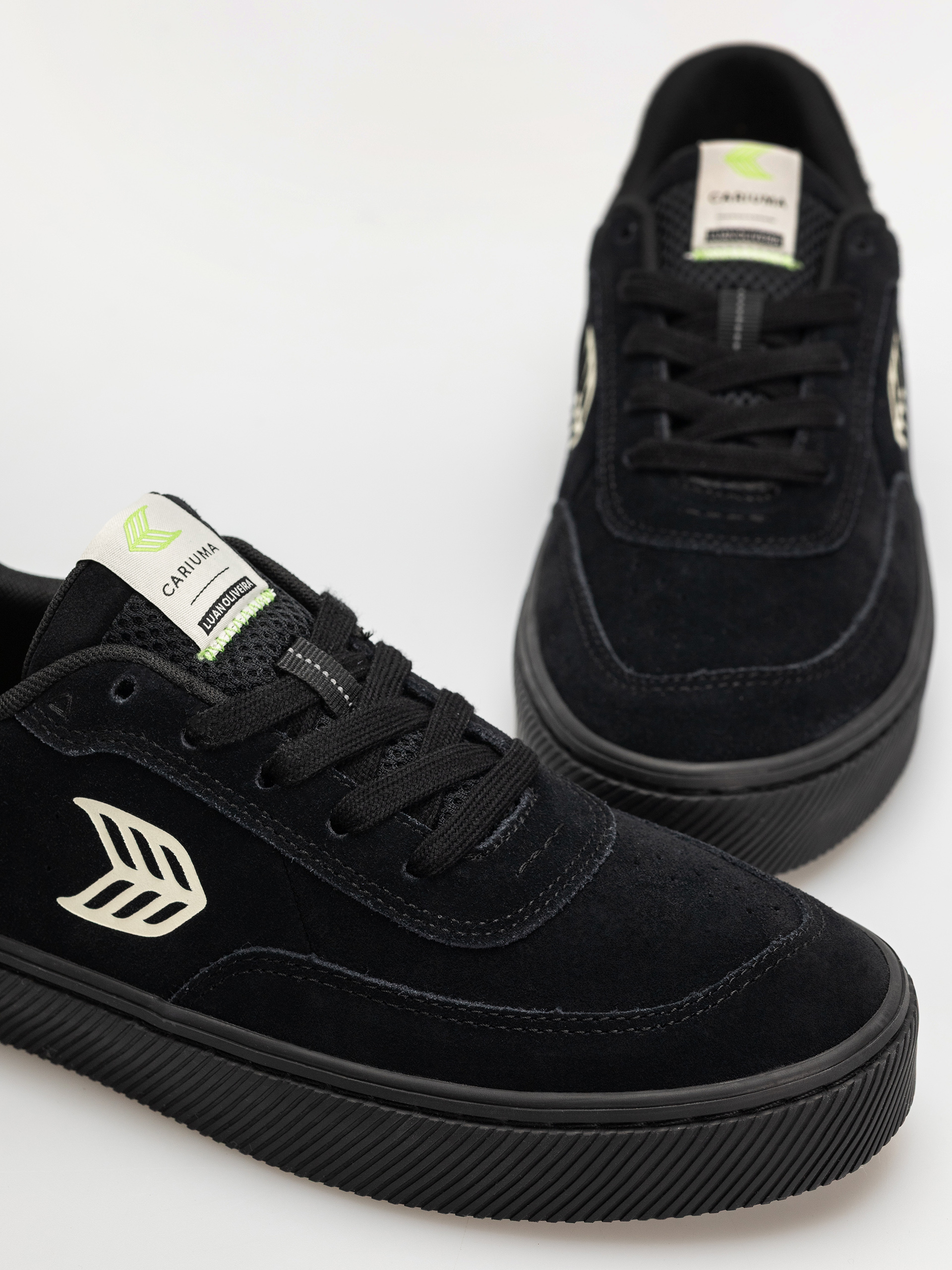 Pantofi Cariuma Luan Pro (all black suede ivory logo)